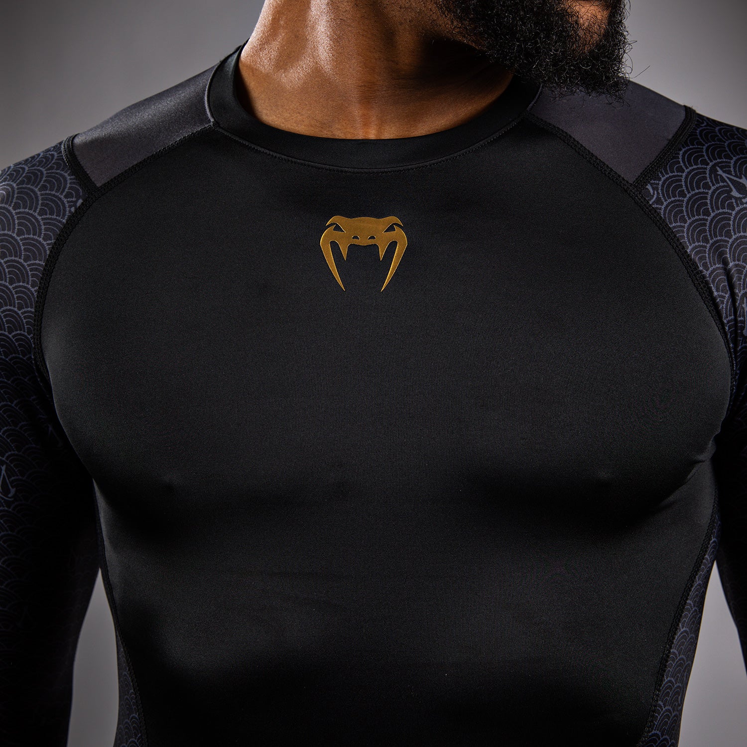 venum-x-assassin-s-creed-shadows-rashguard-langarm-schwarz-herren image 6