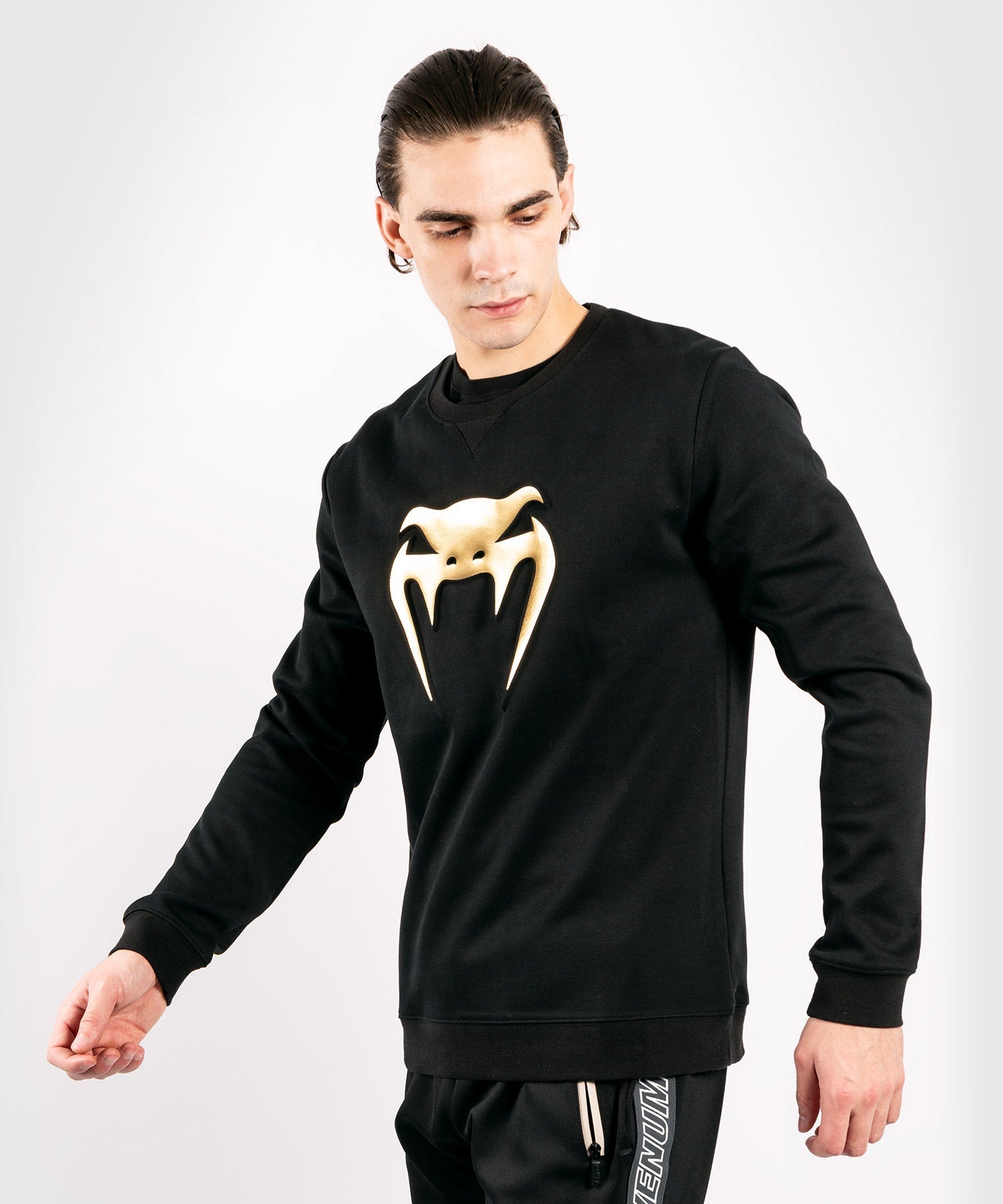 venum-classic-kapuzenpulli-schwarz-gold image 2