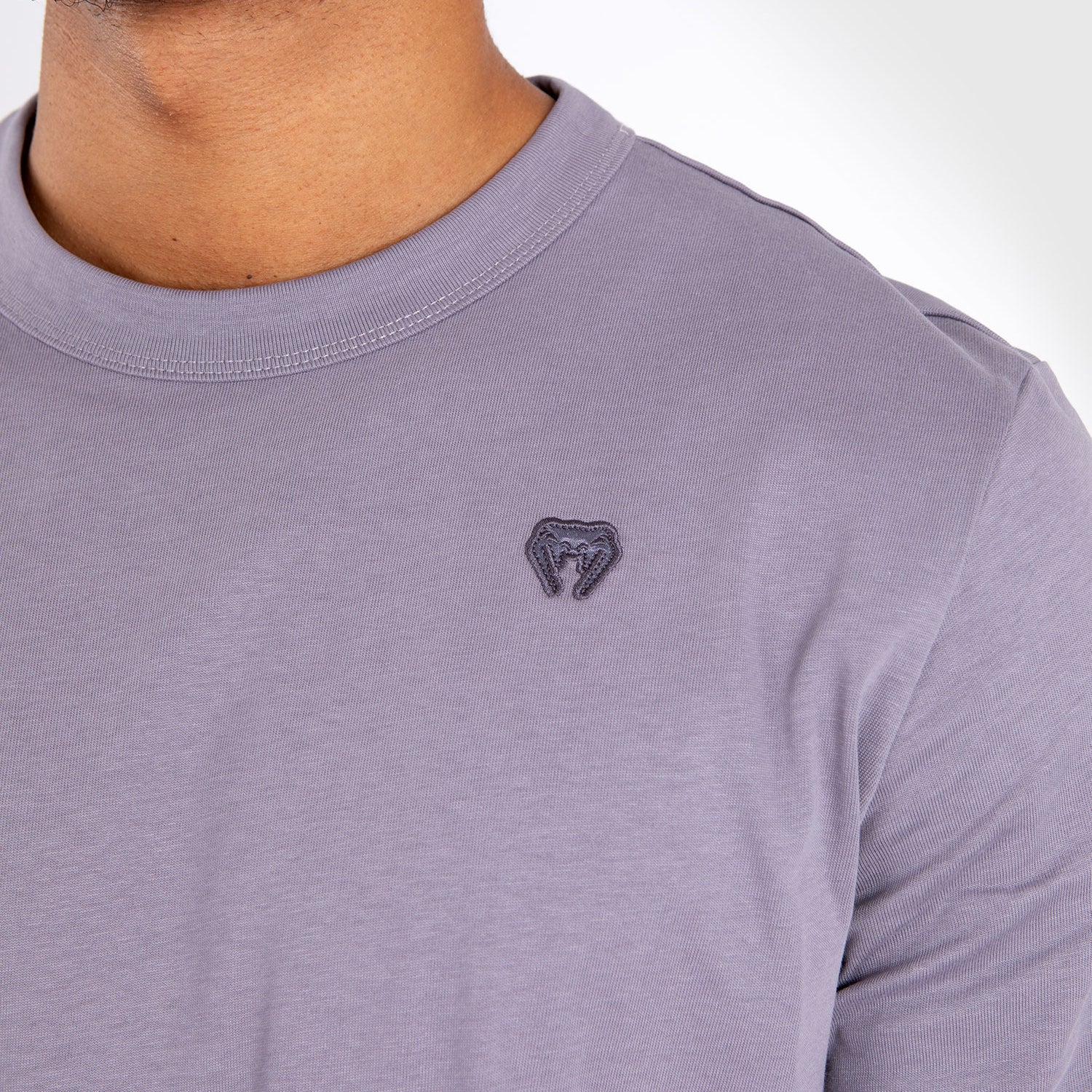 venum-silent-power-t-shirt-herren-lavender-grau image 5