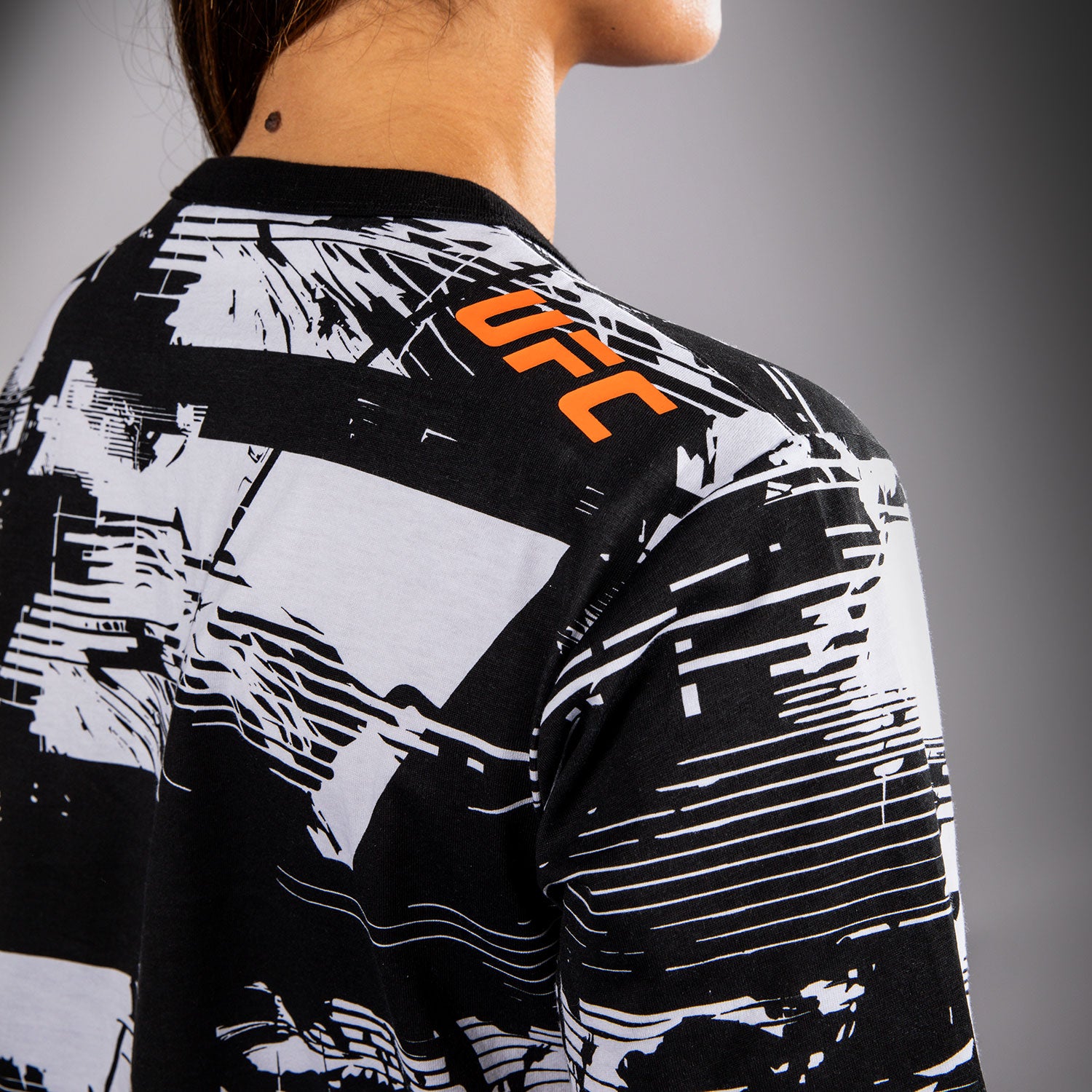 venum-ufc-zenith-authentic-fight-week-kurzarm-t-shirt-damen-wei image 5