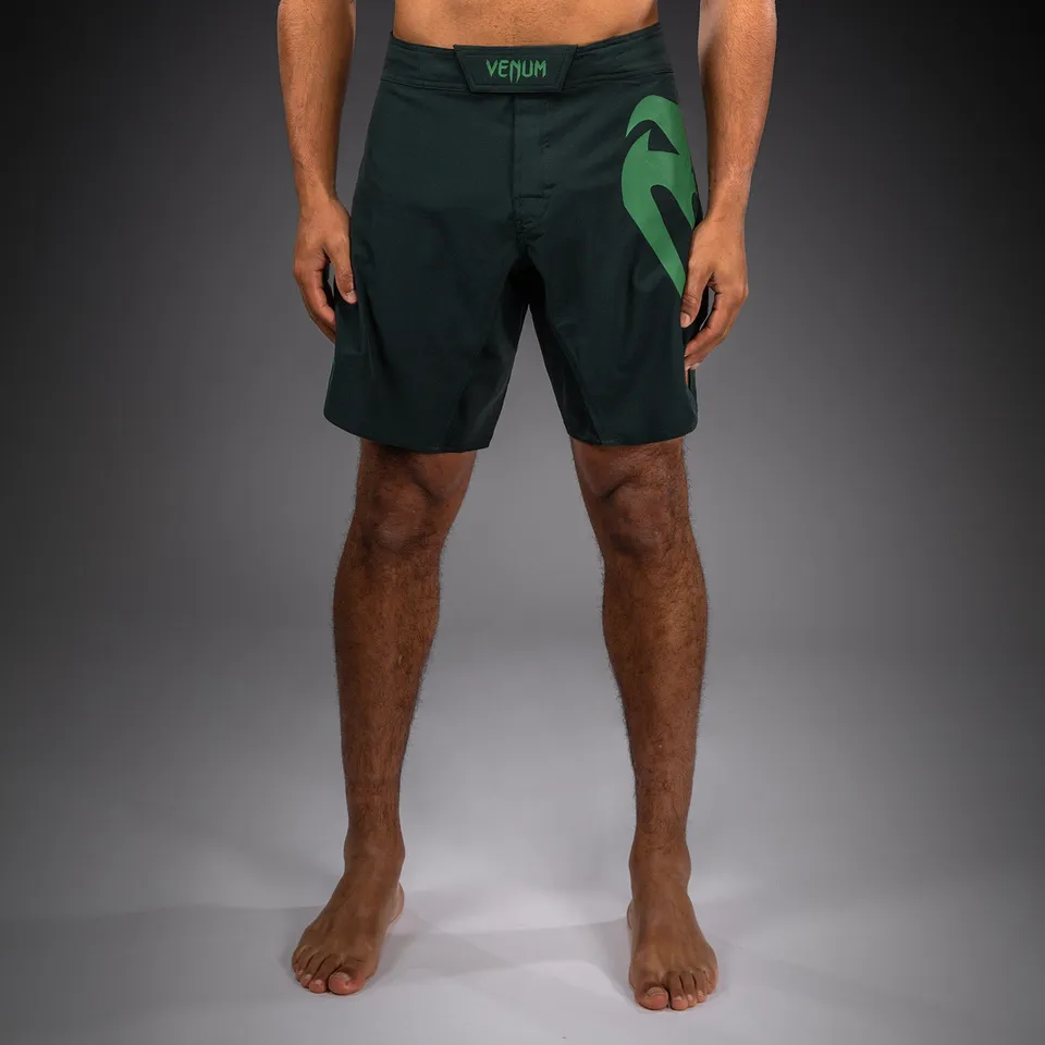 venum-light-5-0-fightshorts-waldgr-n-hellgr-n image 1