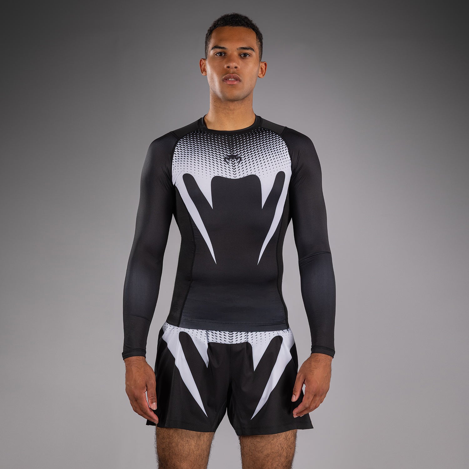 venum-no-gi-rashguard-langarm-schwarz-wei-ibjjf-approved image 1