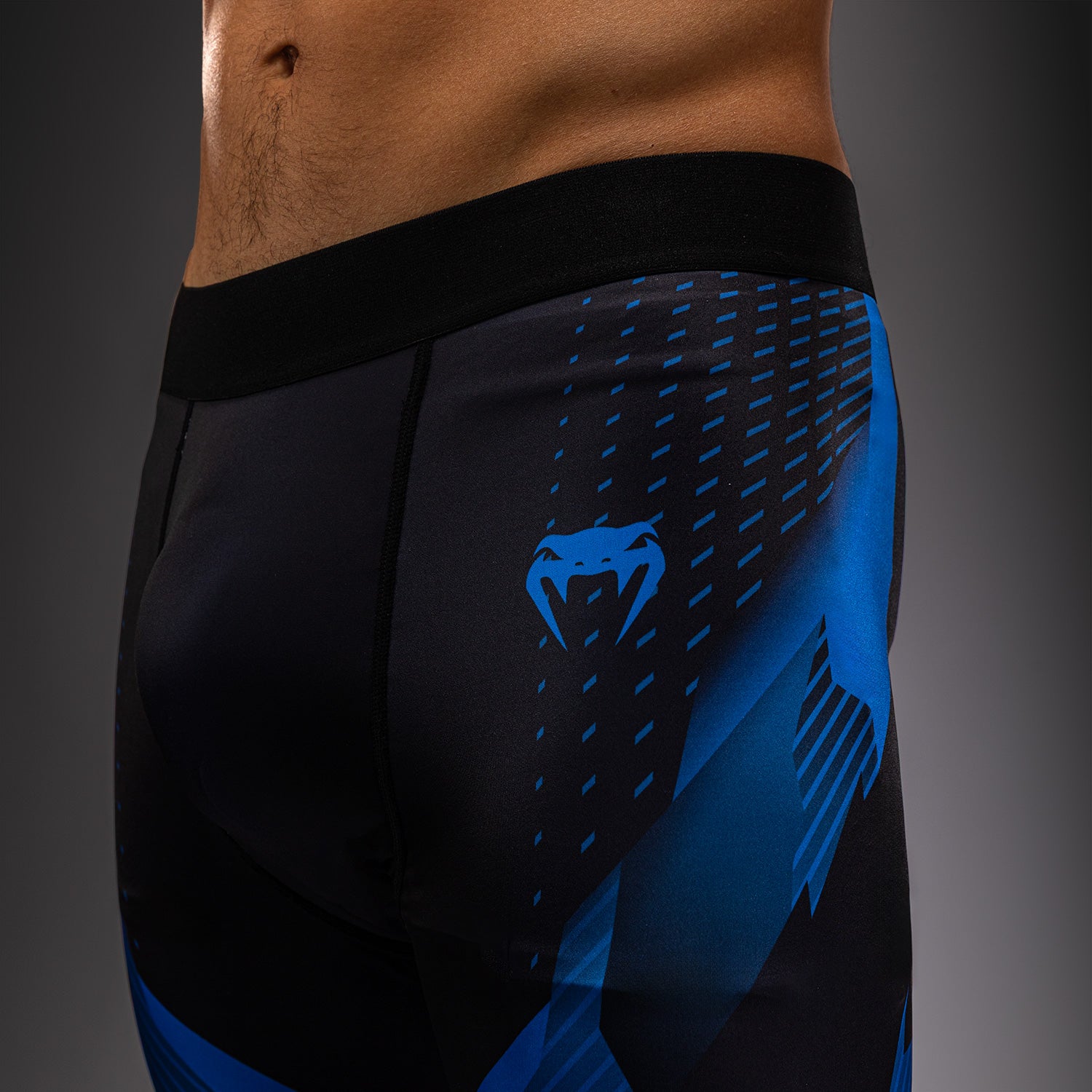 venum-no-gi-6-0-kompressionsshort-schwarz-blau image 6