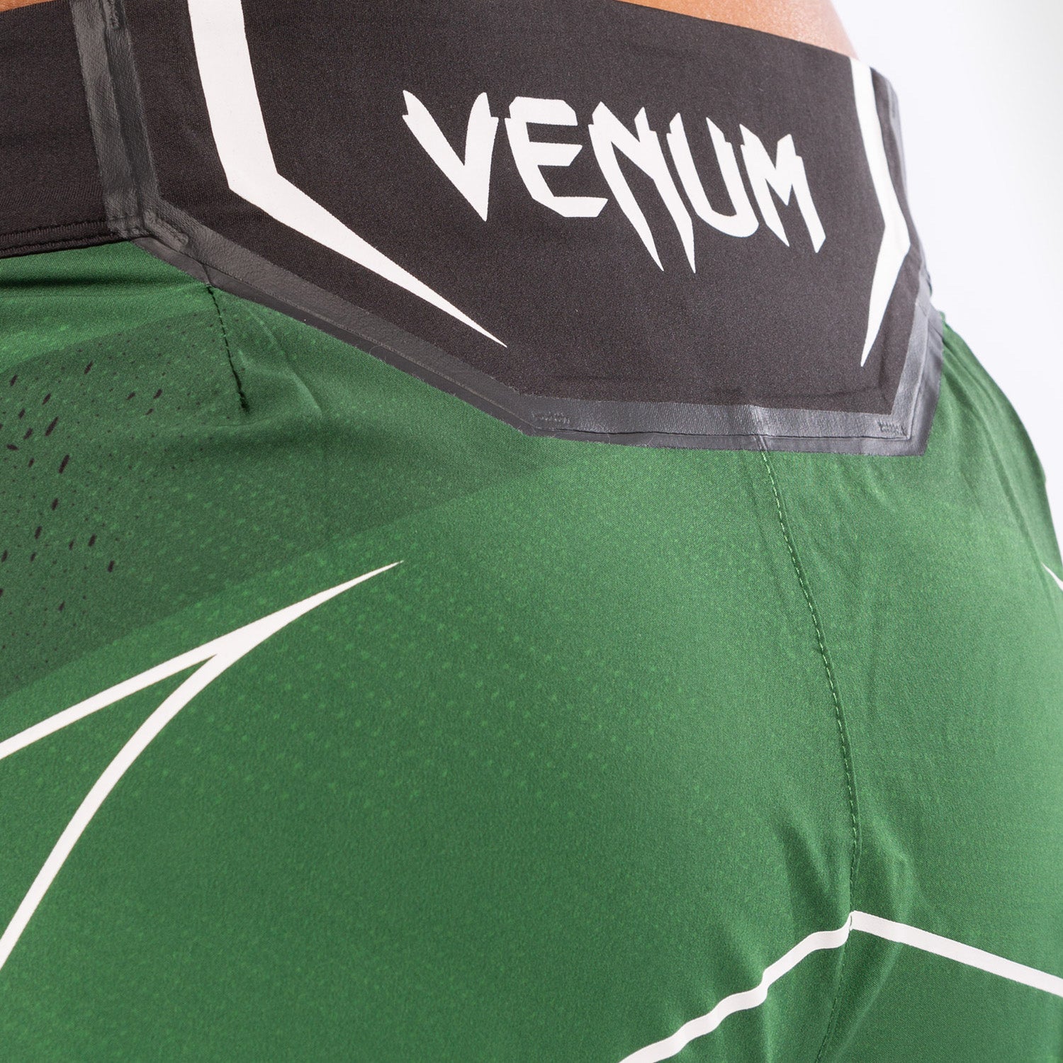 ufc-venum-authentic-fight-night-damen-shorts-short-fit-gr-n image 6
