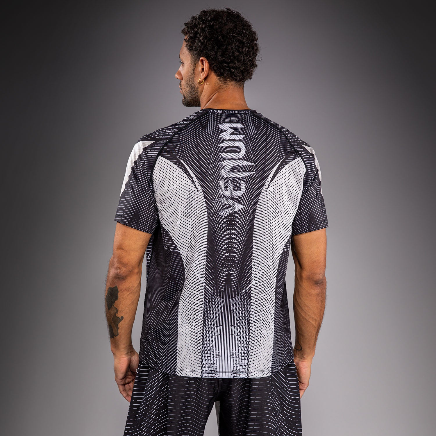 venum-galactic-3-0-dry-tech-t-shirt-herren-cremewei-schwarz image 4