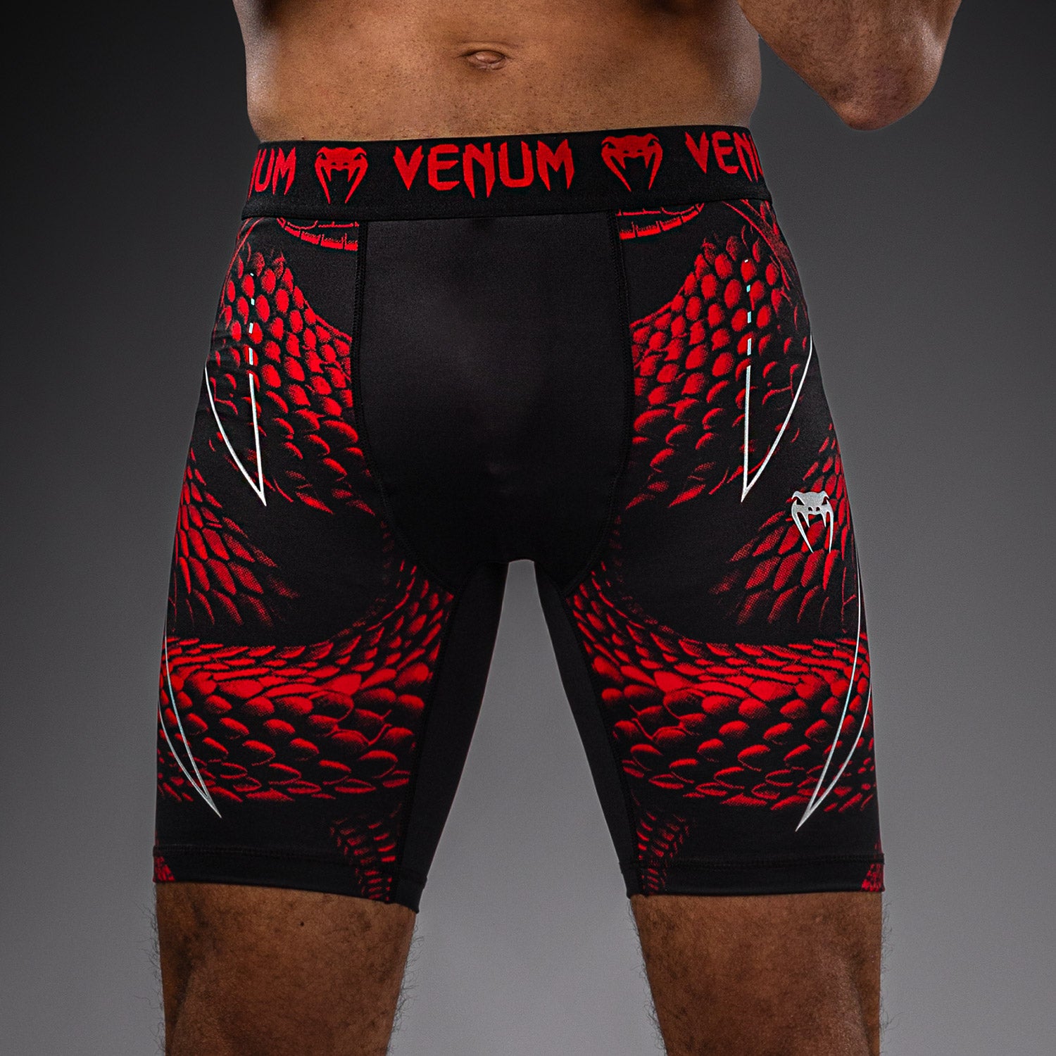 venum-matupa-kompressionsshort-schwarz-rot-silber image 5