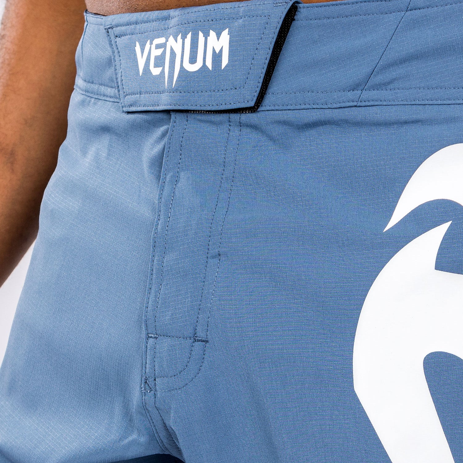 venum-light-5-0-fight-shorts-herren-blau-wei image 5