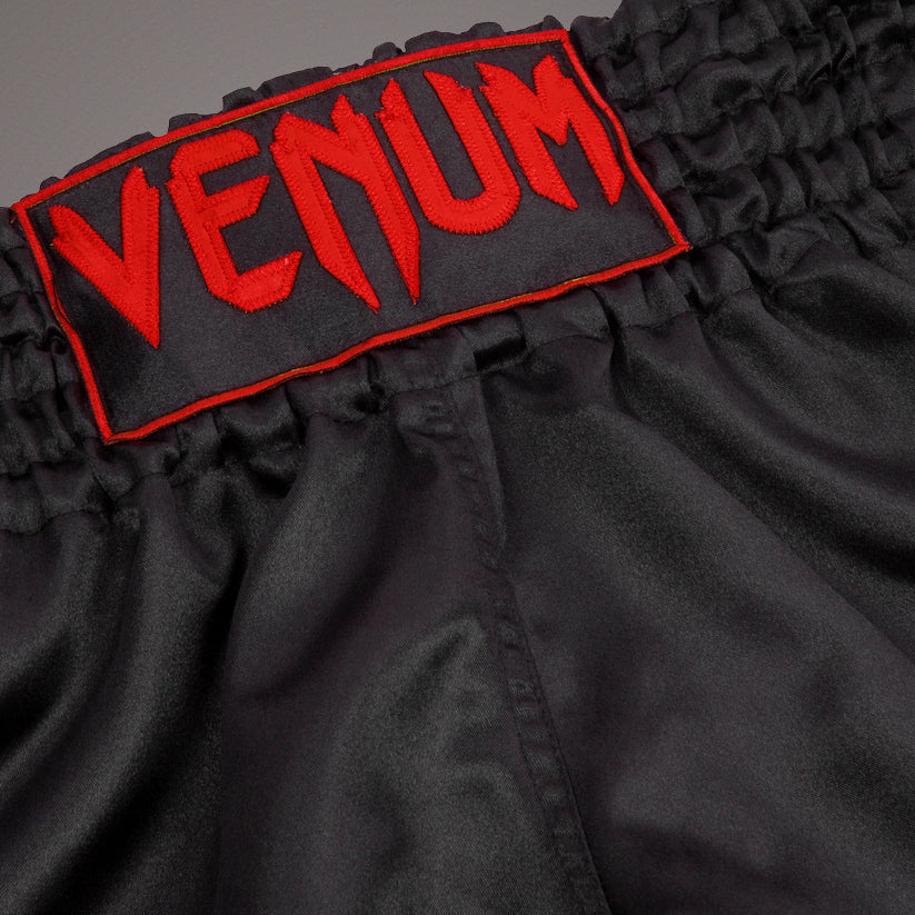 venum-classic-muay-thai-shorts-schwarz-rot image 3