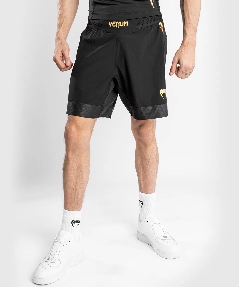 venum-tempest-2-0-fightshorts-schwarz-gold image 1