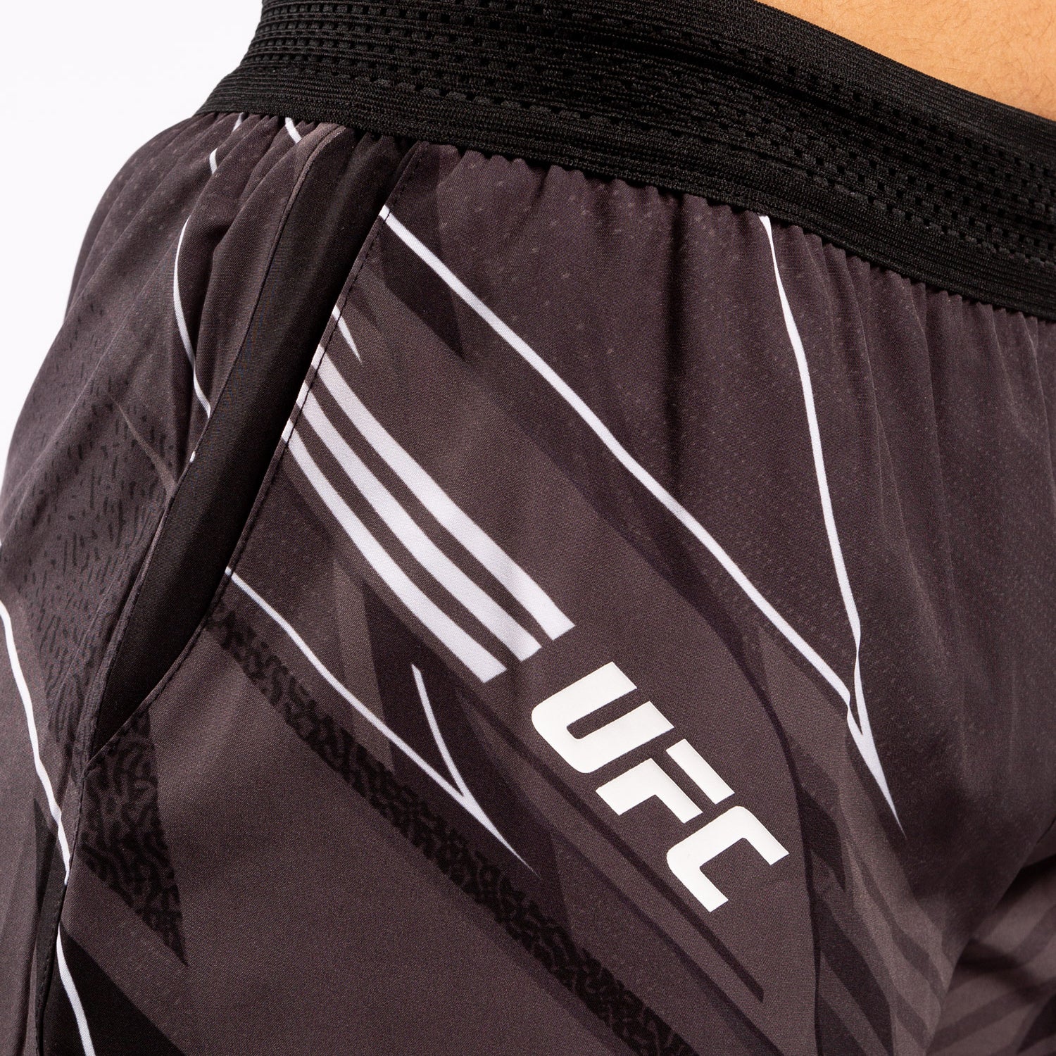 ufc-venum-replica-damen-shorts-schwarz-trainingsshorts image 5