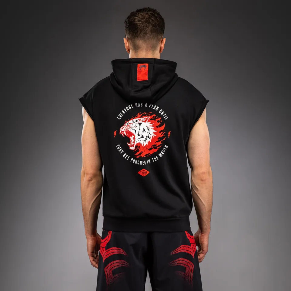 venum-x-mike-tyson-tiger-rmelloser-hoodie-herren-tiefschwarz-intensivrot image 1