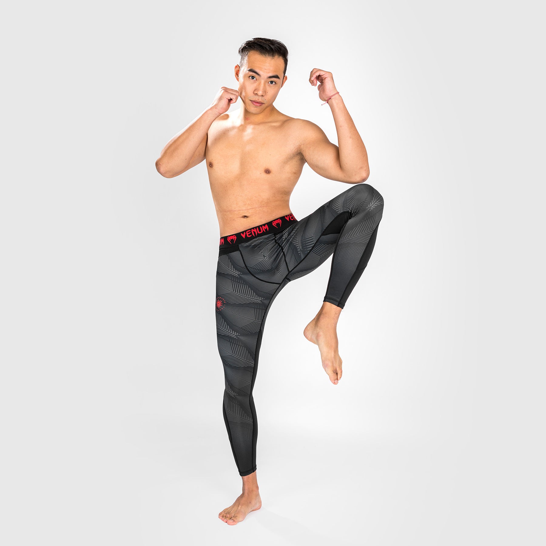 venum-phantom-kompressionshose-schwarz-rot-herren image 2