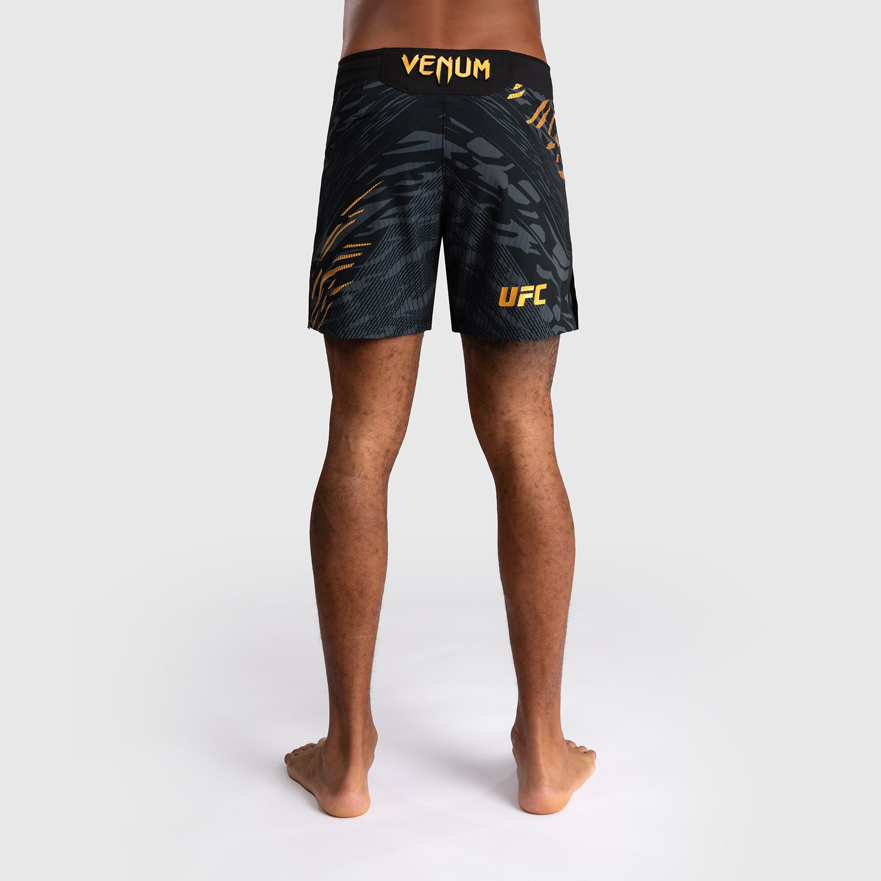 ufc-fusion-by-venum-authentic-fight-night-herren-fight-short-champion-short-fit image 3