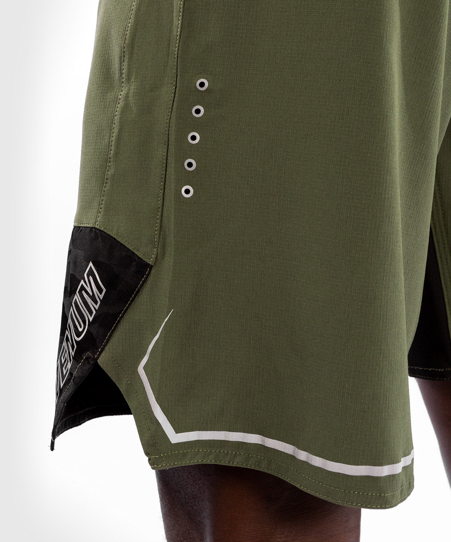 venum-light-4-0-fightshorts-khaki-silber image 7