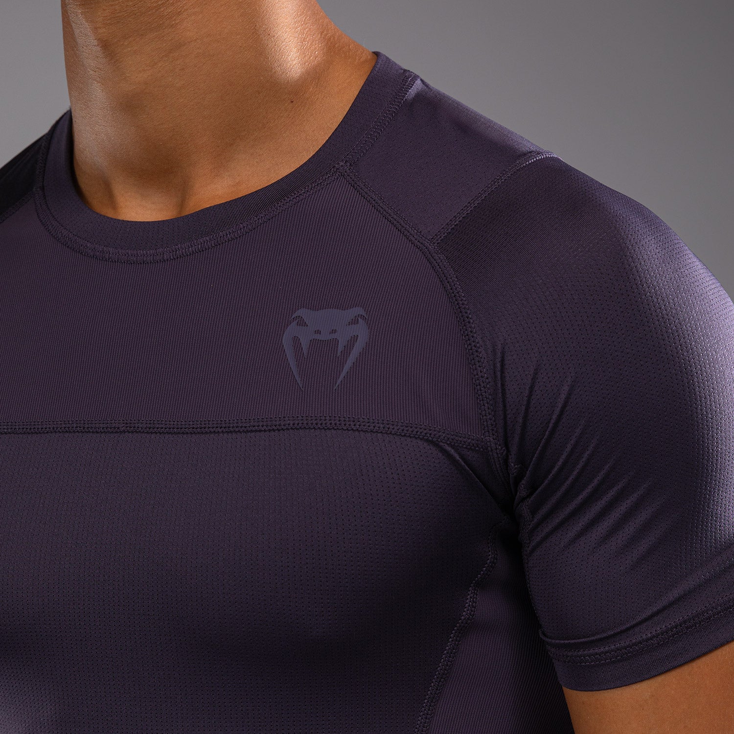 venum-g-fit-air-herren-kurzarm-rashguard-tiefpurpur image 5