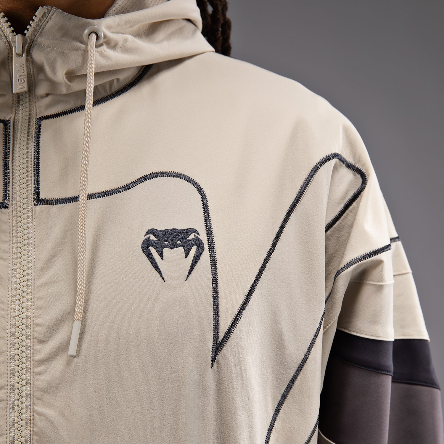 venum-x-dtr-fight-attack-90-trainingsanzugjacke-off-white-herren image 7