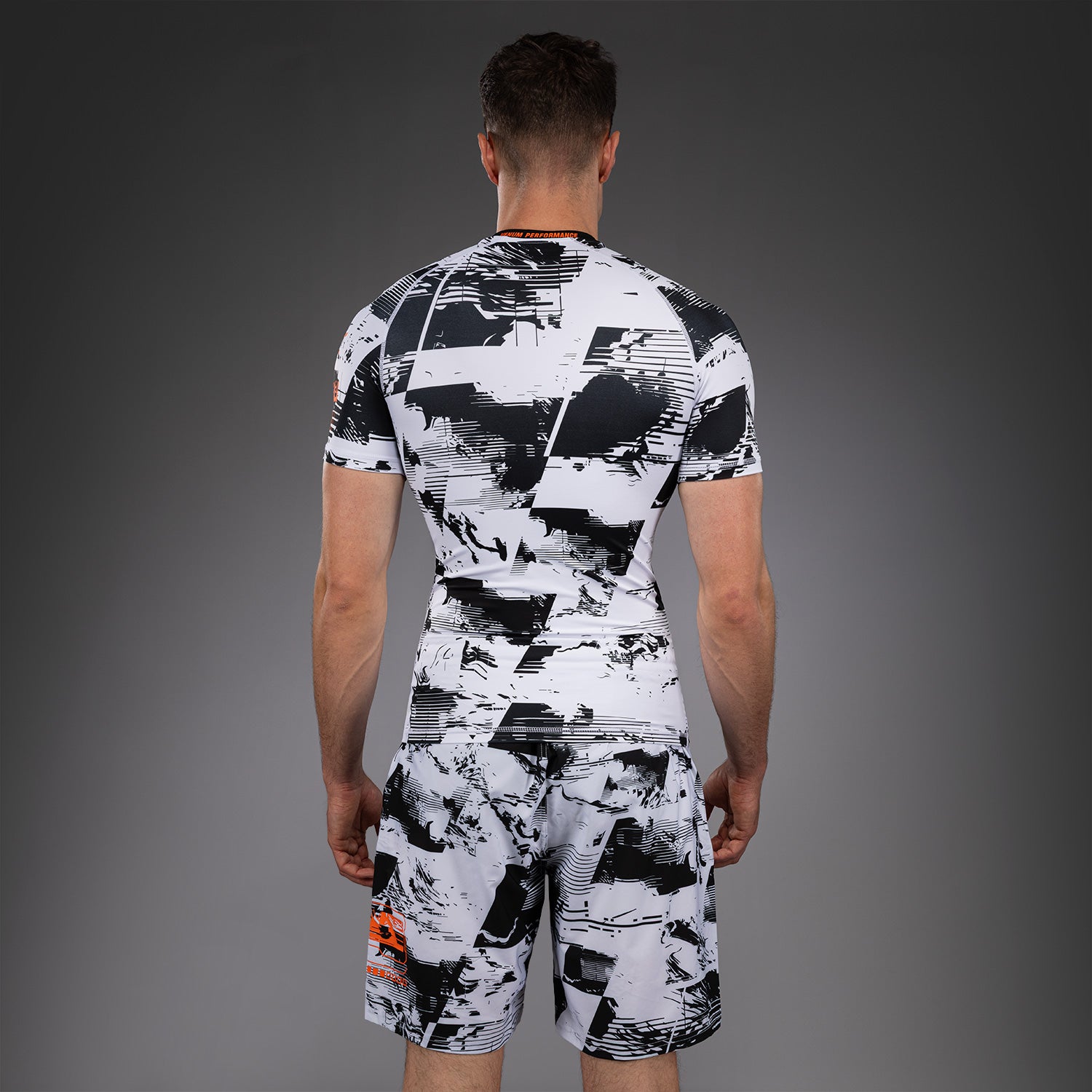 ufc-zenith-by-venum-authentic-fight-week-rashguard-kurzarm-herren-wei image 3