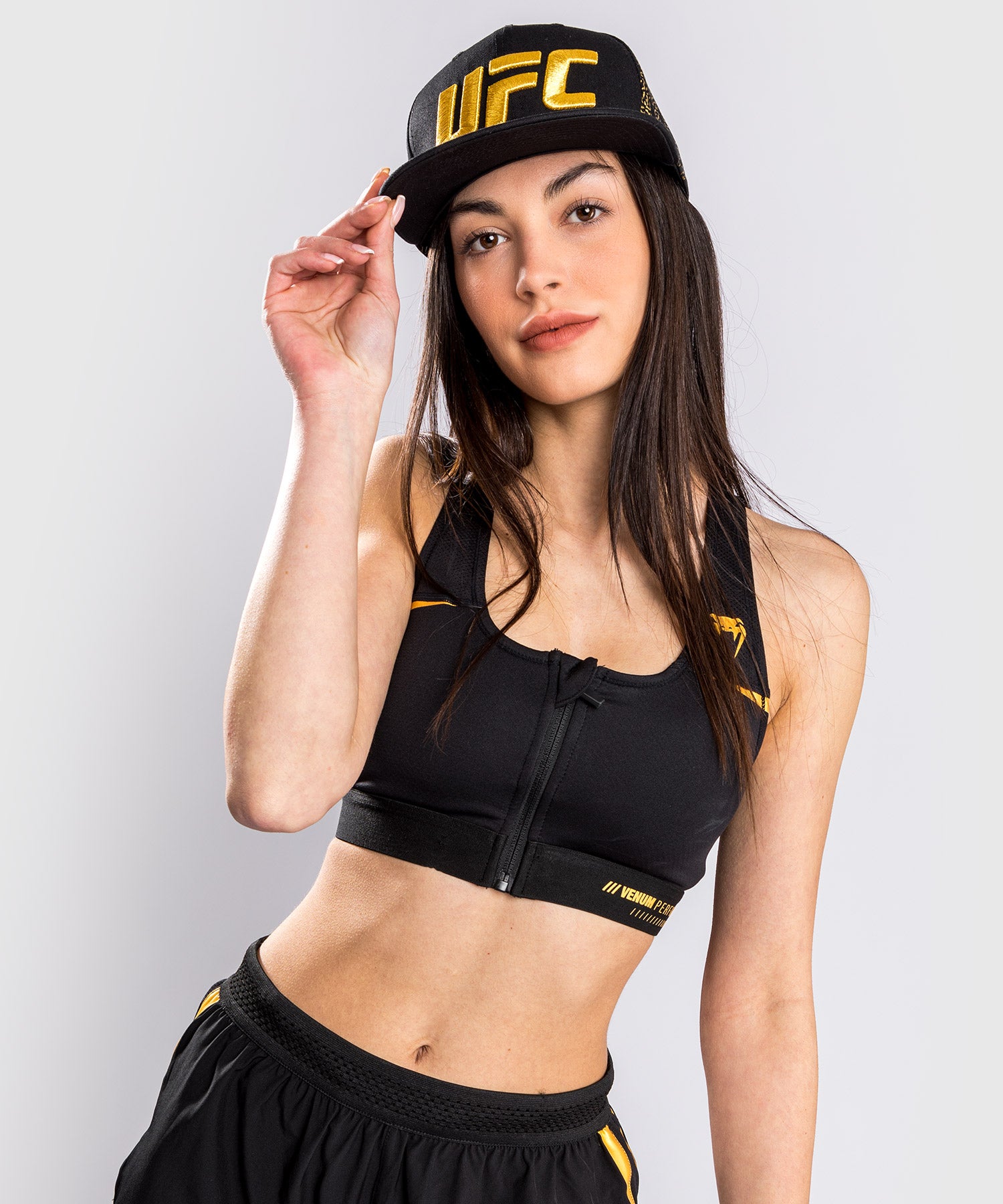 venum-tempest-2-0-sport-bh-schwarz-gold image 2