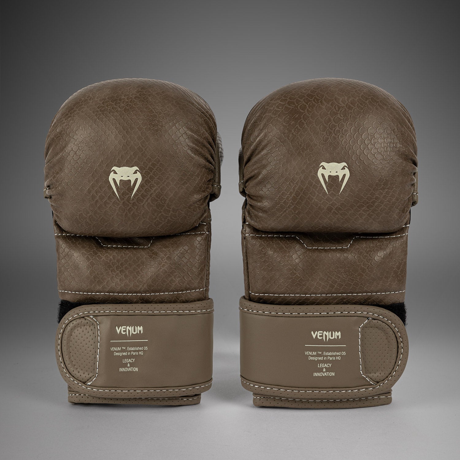 venum-impact-evo-scales-mma-sparringhandschuhe-braun image 1