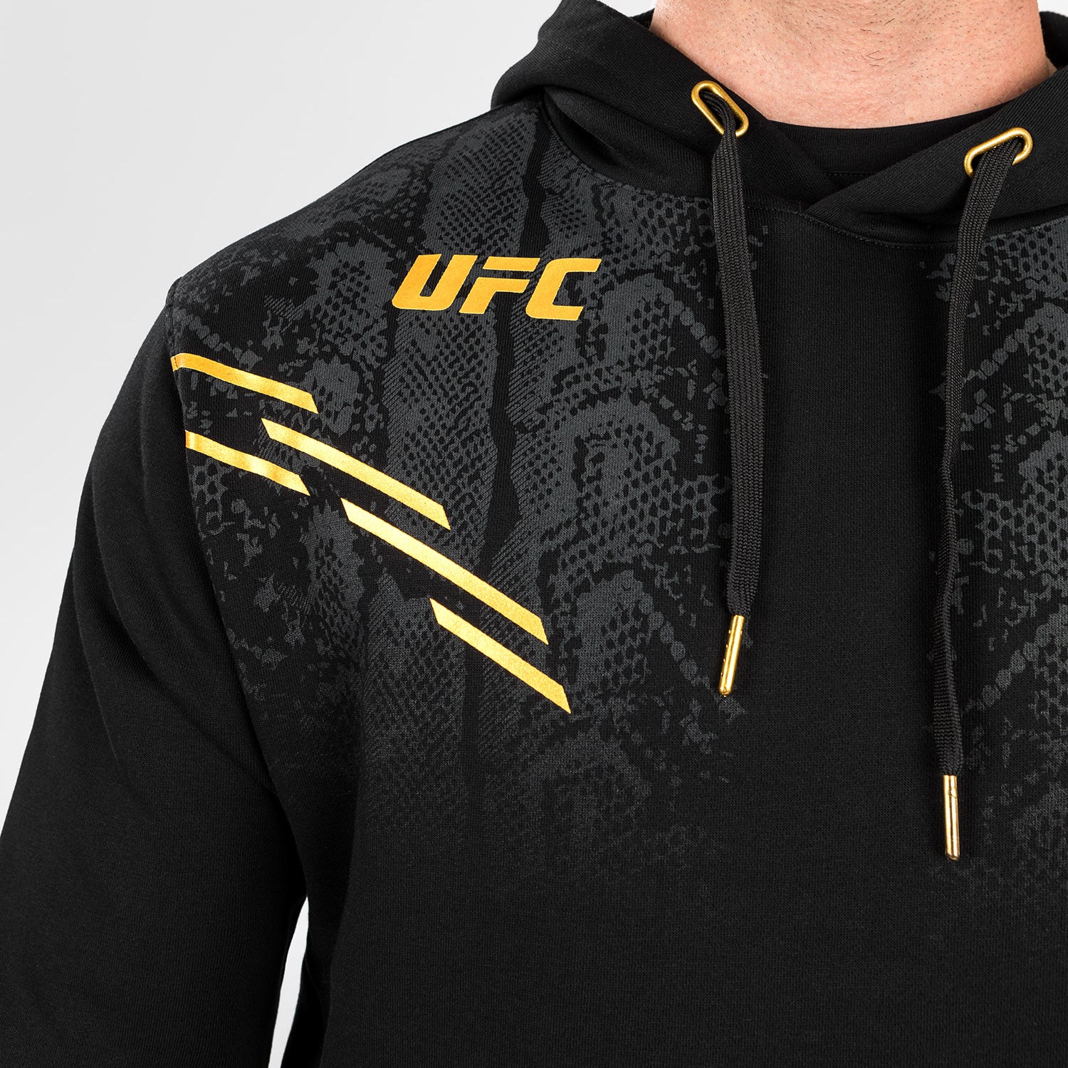 ufc-adrenaline-by-venum-replica-m-nner-pullover-hoodie-champion-schwarz-gold image 3