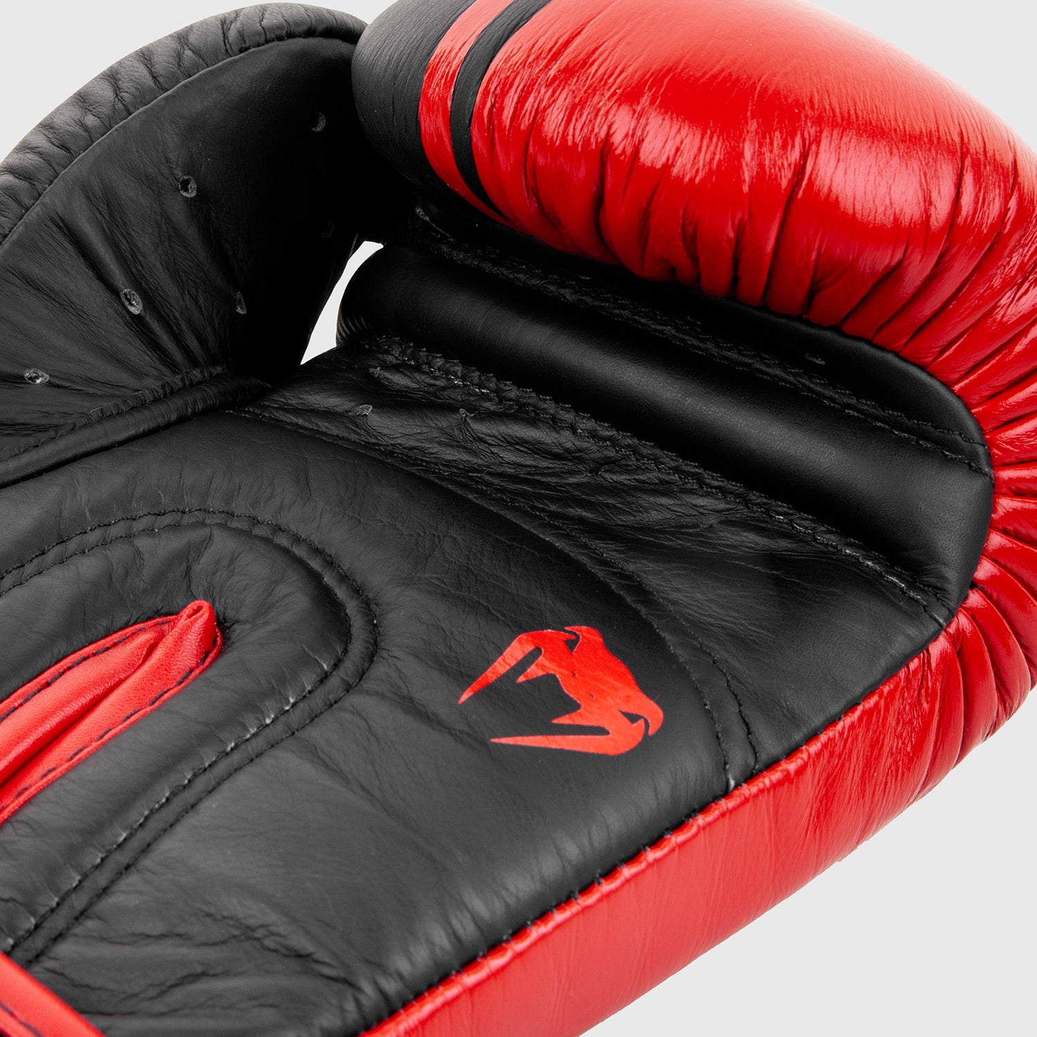 venum-shield-professionelle-boxhandschuhe-klettverschluss-rot-schwarz image 5