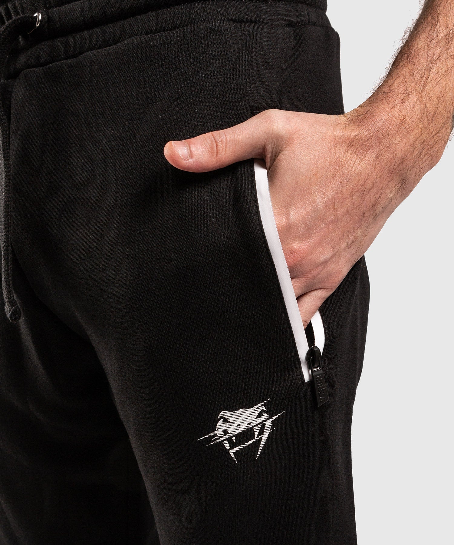 venum-giant-jogginghose-slim-fit-schwarz-wei image 4