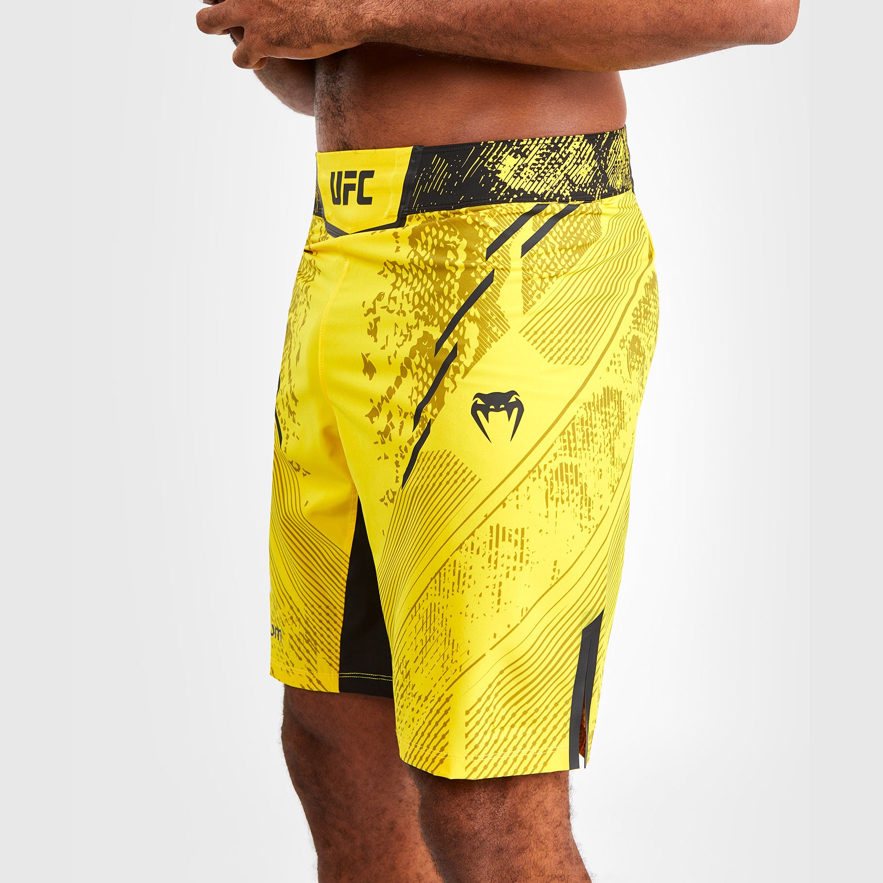 venum-ufc-adrenaline-authentic-fight-night-fight-short-lange-passform-gelb-herre image 5