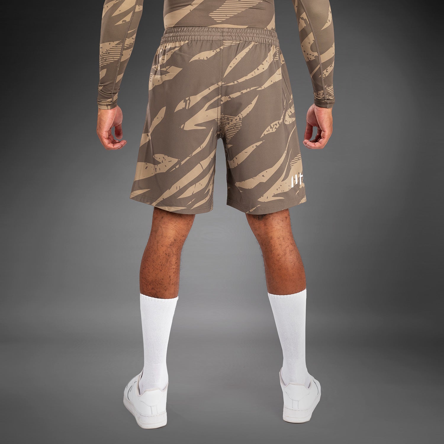 ufc-adrenaline-by-venum-fight-week-performance-shorts-herren-desert-camo image 2