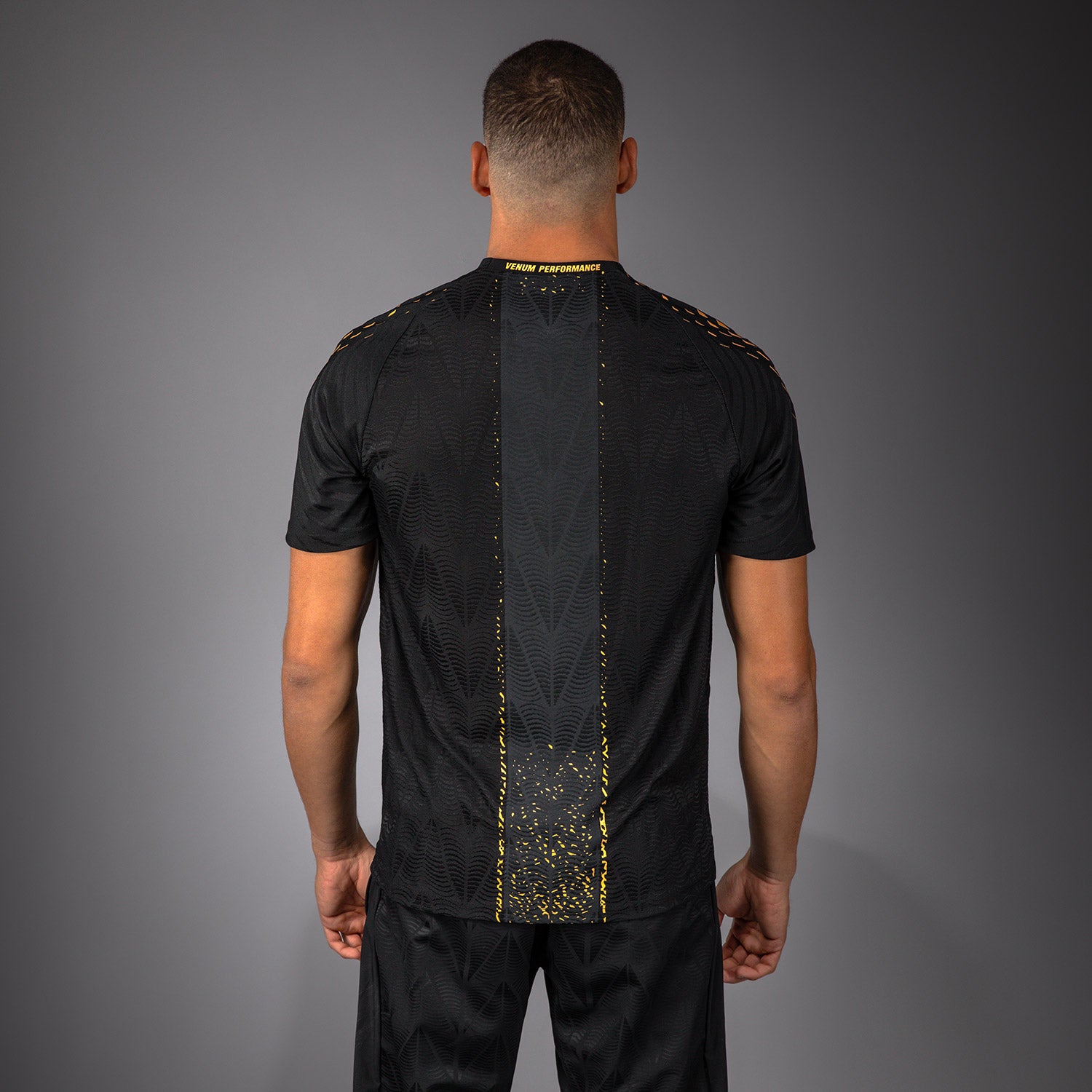 ufc-zenith-by-venum-authentic-fight-night-walkout-trikot-herren-champion-gold-sc image 4