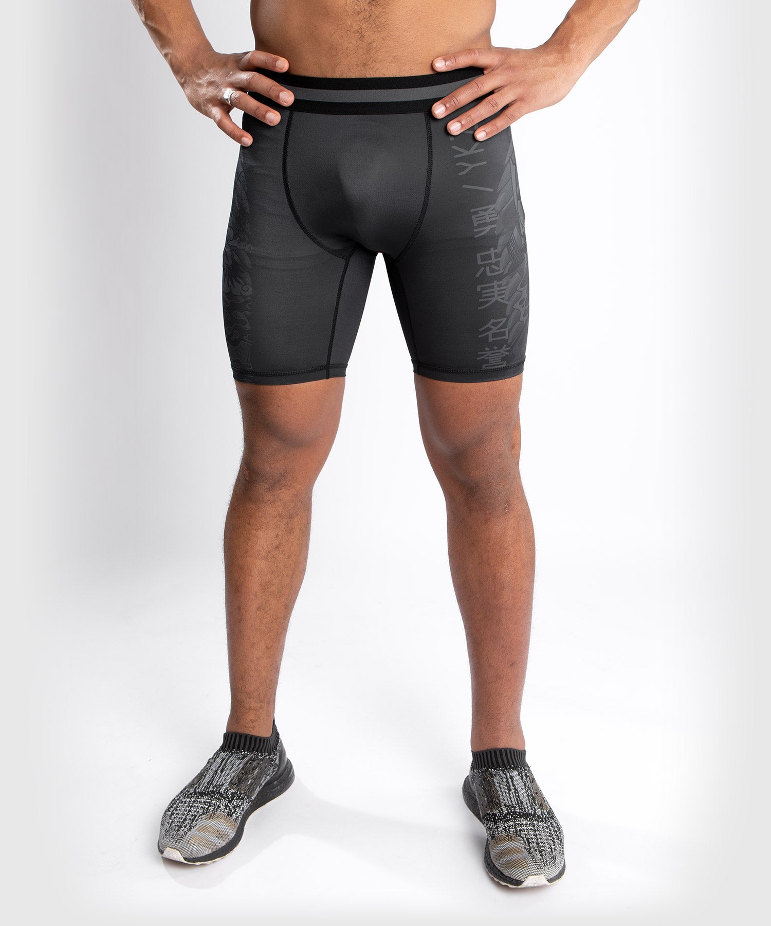 venum-ykz21-vale-tudo-shorts-schwarz-schwarz image 3