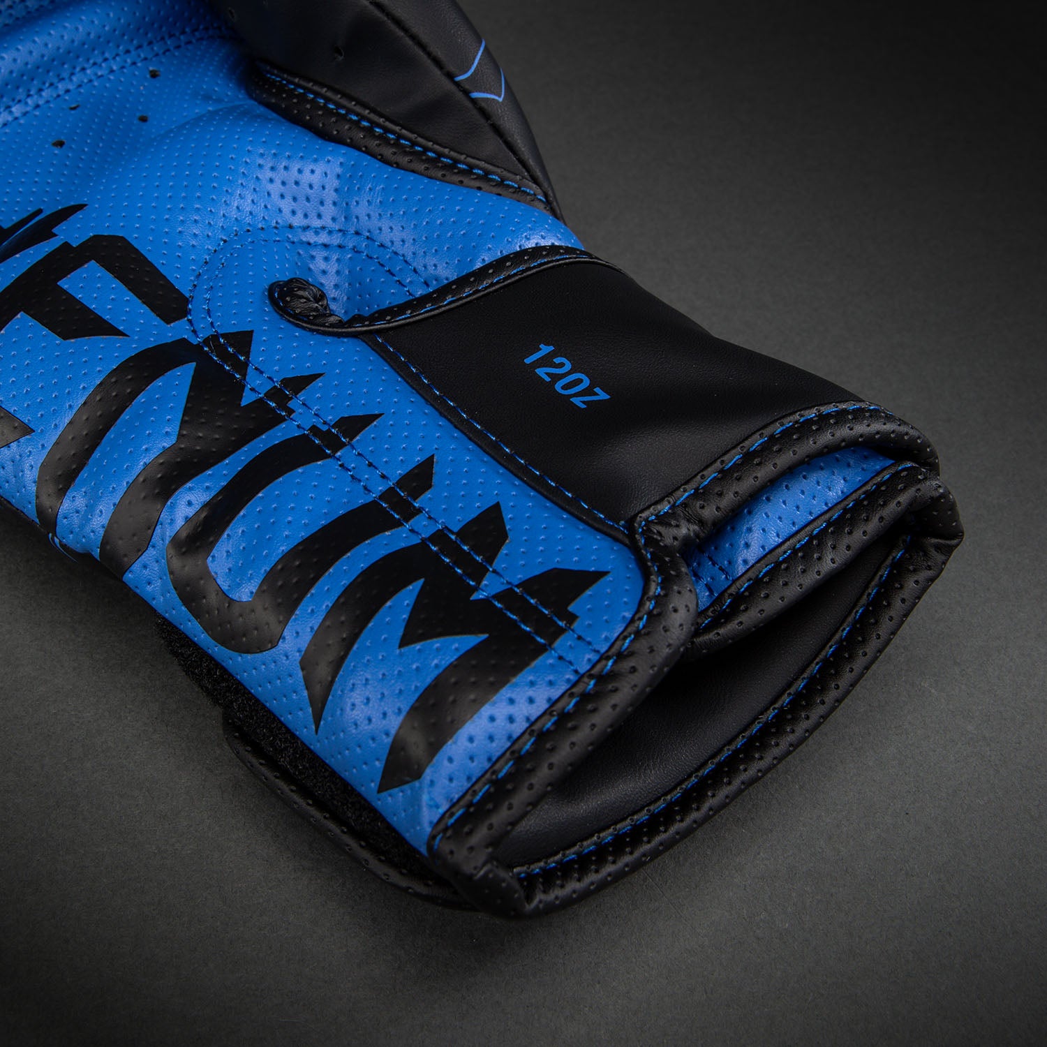 venum-thunder-dragon-boxhandschuhe-schwarz-k-nigsblau-boxen-kickboxen-muay-thai image 4