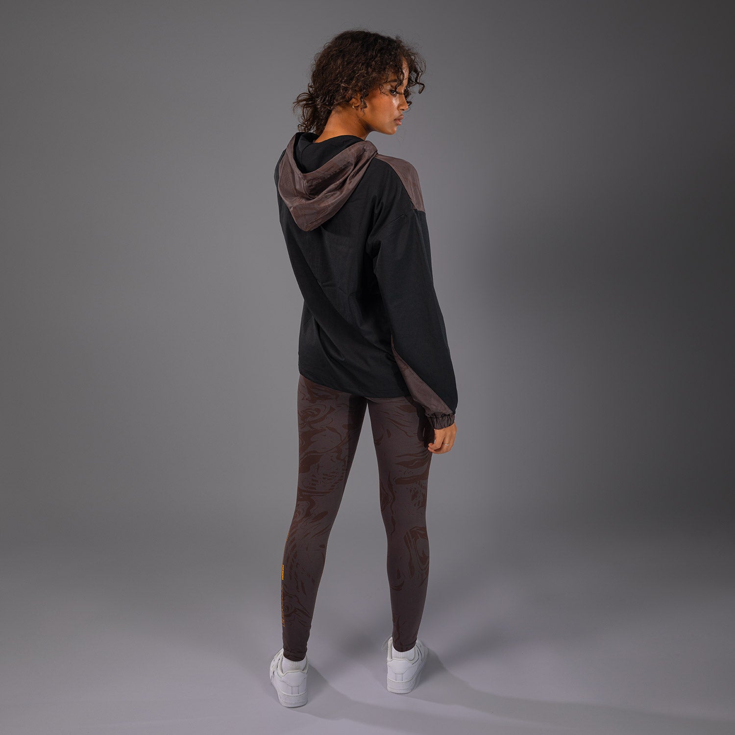 venum-ufc-fusion-fight-week-damen-zip-hoodie-erdiges-braun image 5