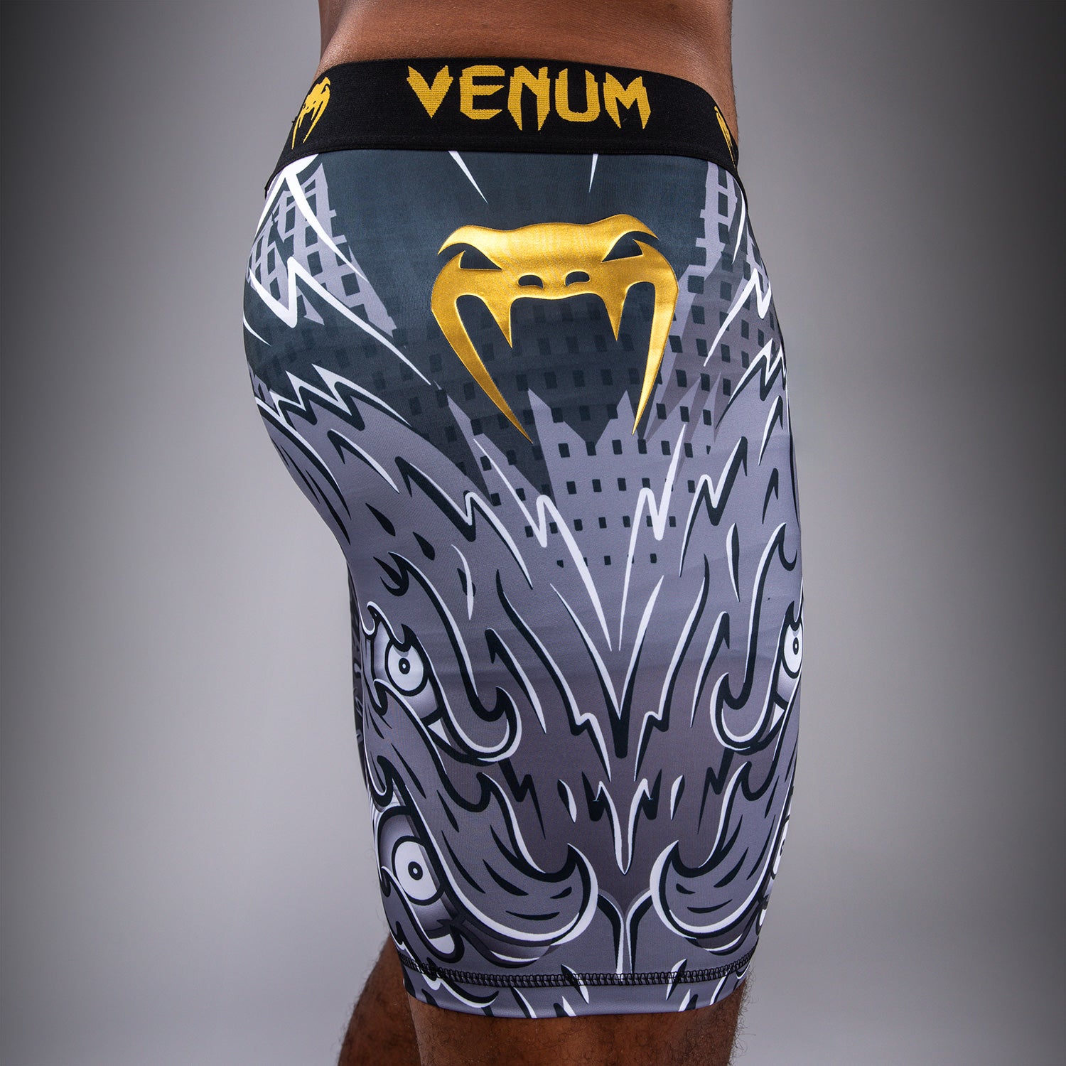 venum-wolf-atak-kompressionsshort-schwarz-grau image 7