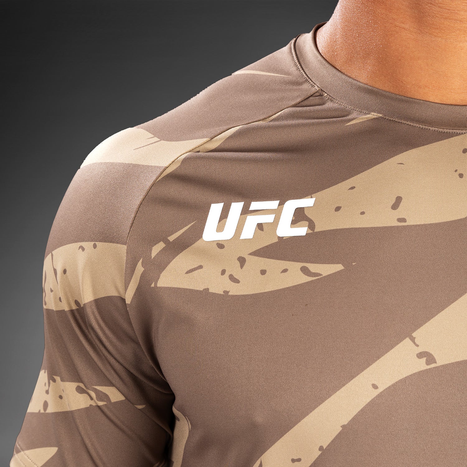 ufc-adrenaline-by-venum-fight-week-herren-dry-tech-t-shirt-desert-camo image 8