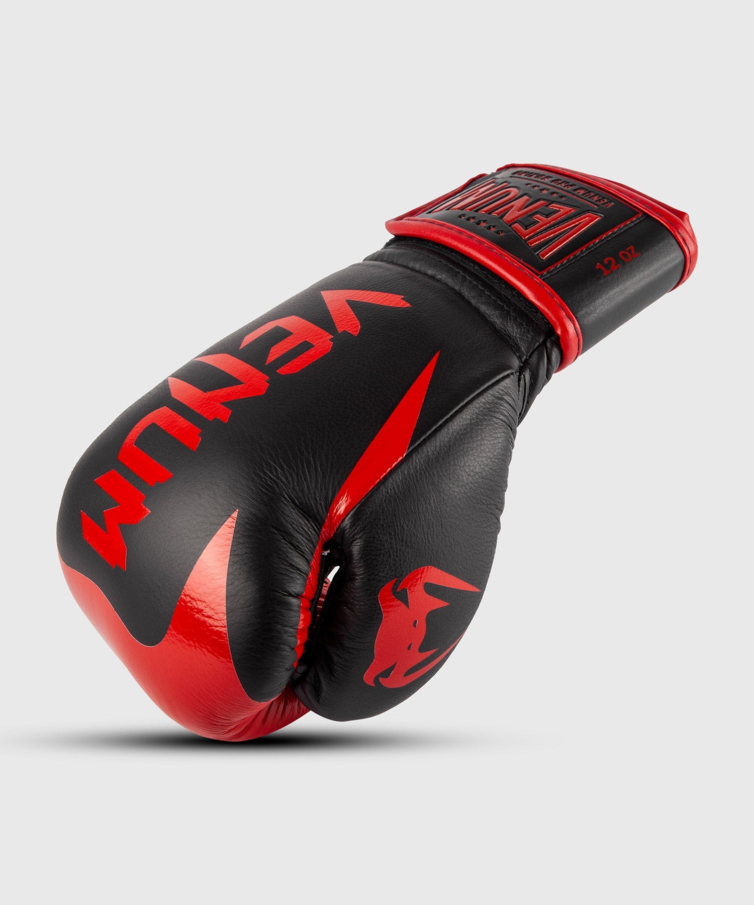 venum-hammer-professionelle-boxhandschuhe-mit-klettverschluss-schwarz-rot image 1