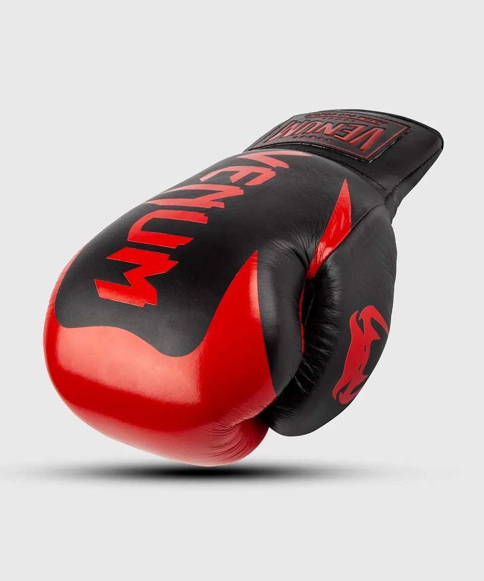 venum-hammer-profi-boxhandschuhe-mit-schn-rung-schwarz-rot image 1