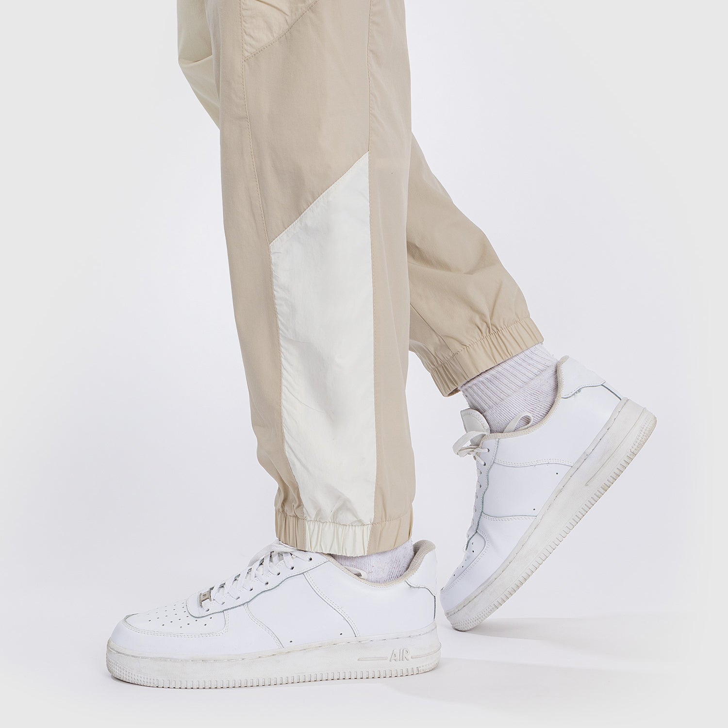 venum-attack-90-jogginghose-herren-beige image 5