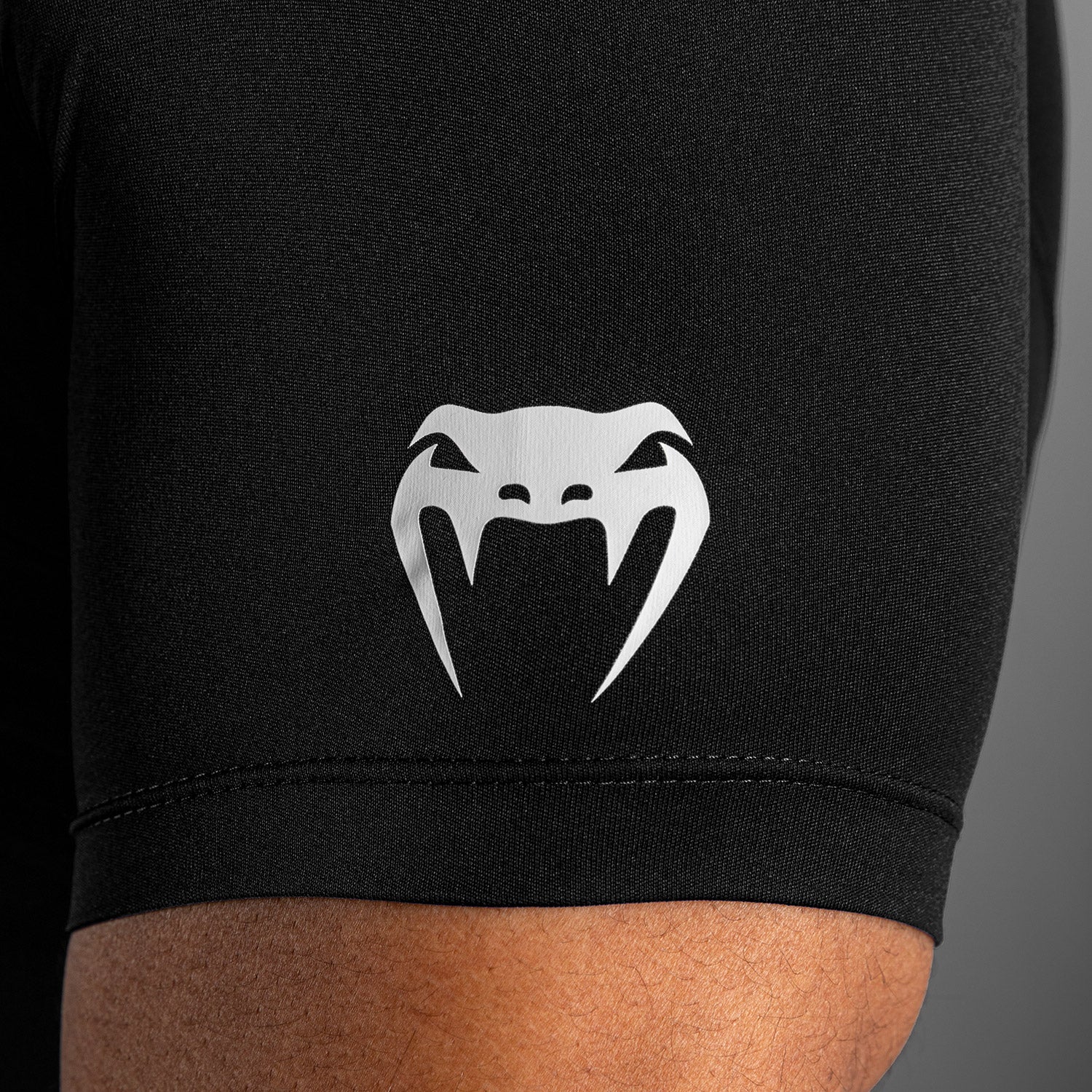 venum-lineup-kompressionsshirt-kurzarm-schwarz-wei image 6