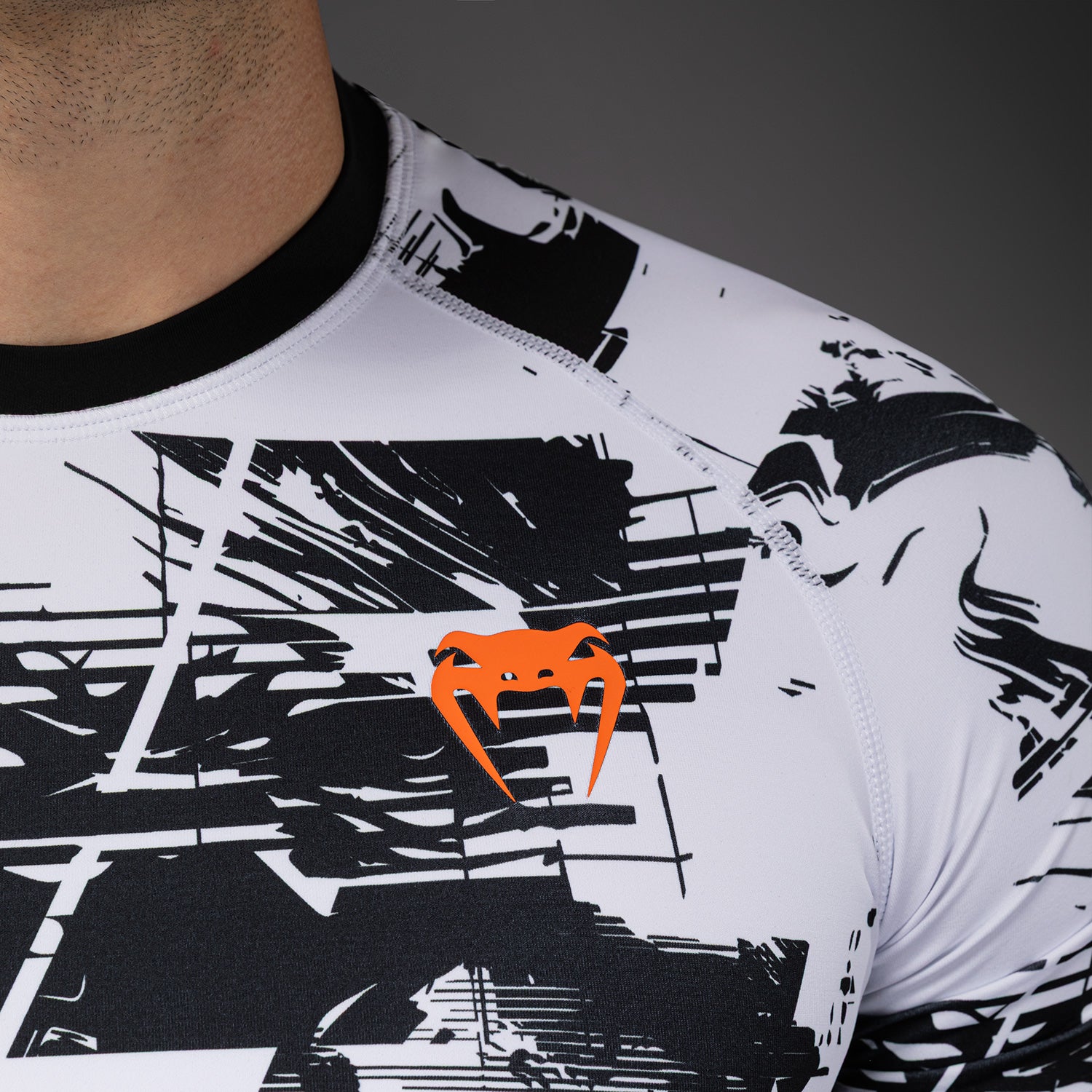 ufc-zenith-by-venum-authentic-fight-week-rashguard-kurzarm-herren-wei image 5