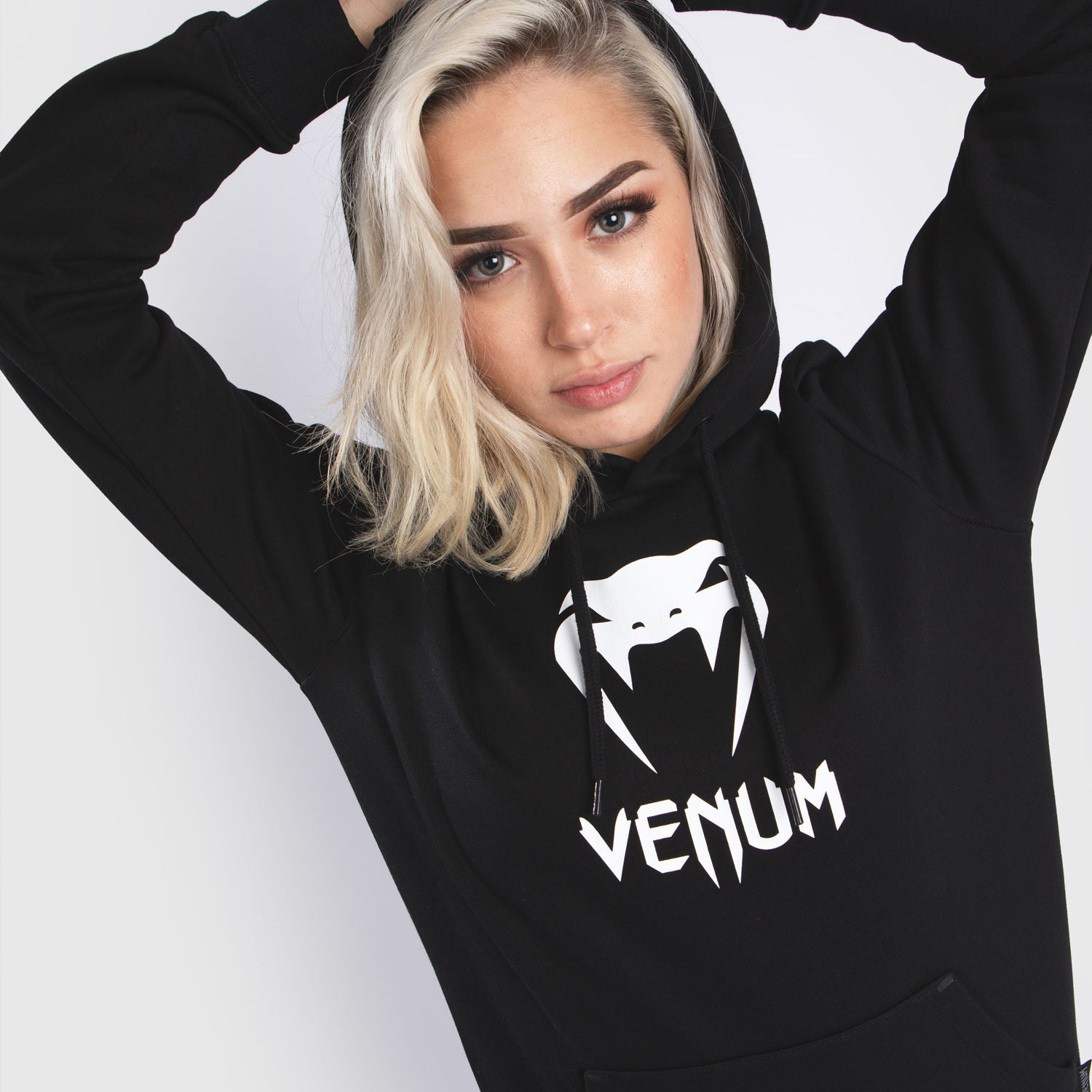 venum-classic-hooded-sweatshirt-damen-schwarz image 1