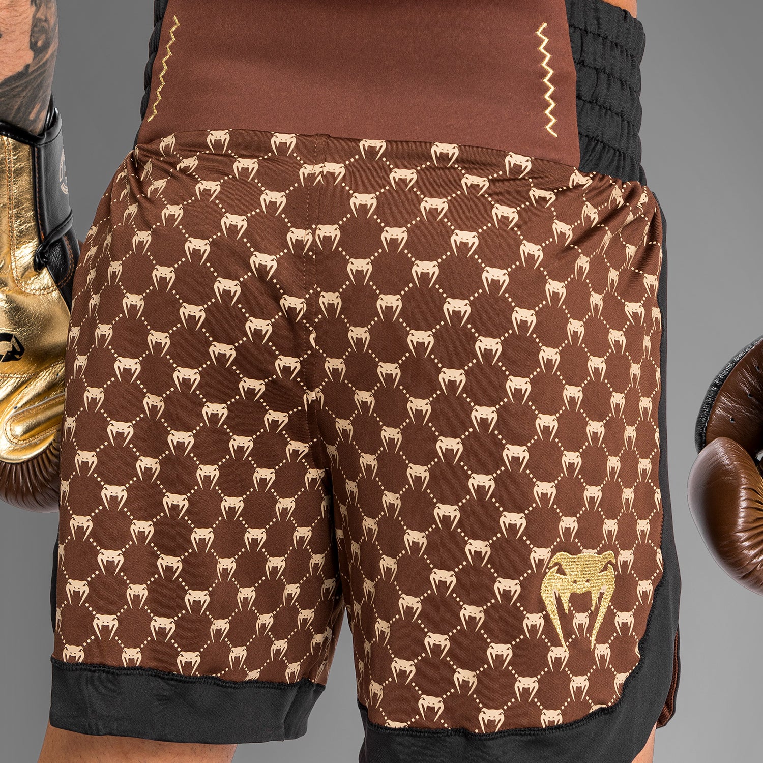 venum-monogram-boxershorts-schwarz-braun image 8