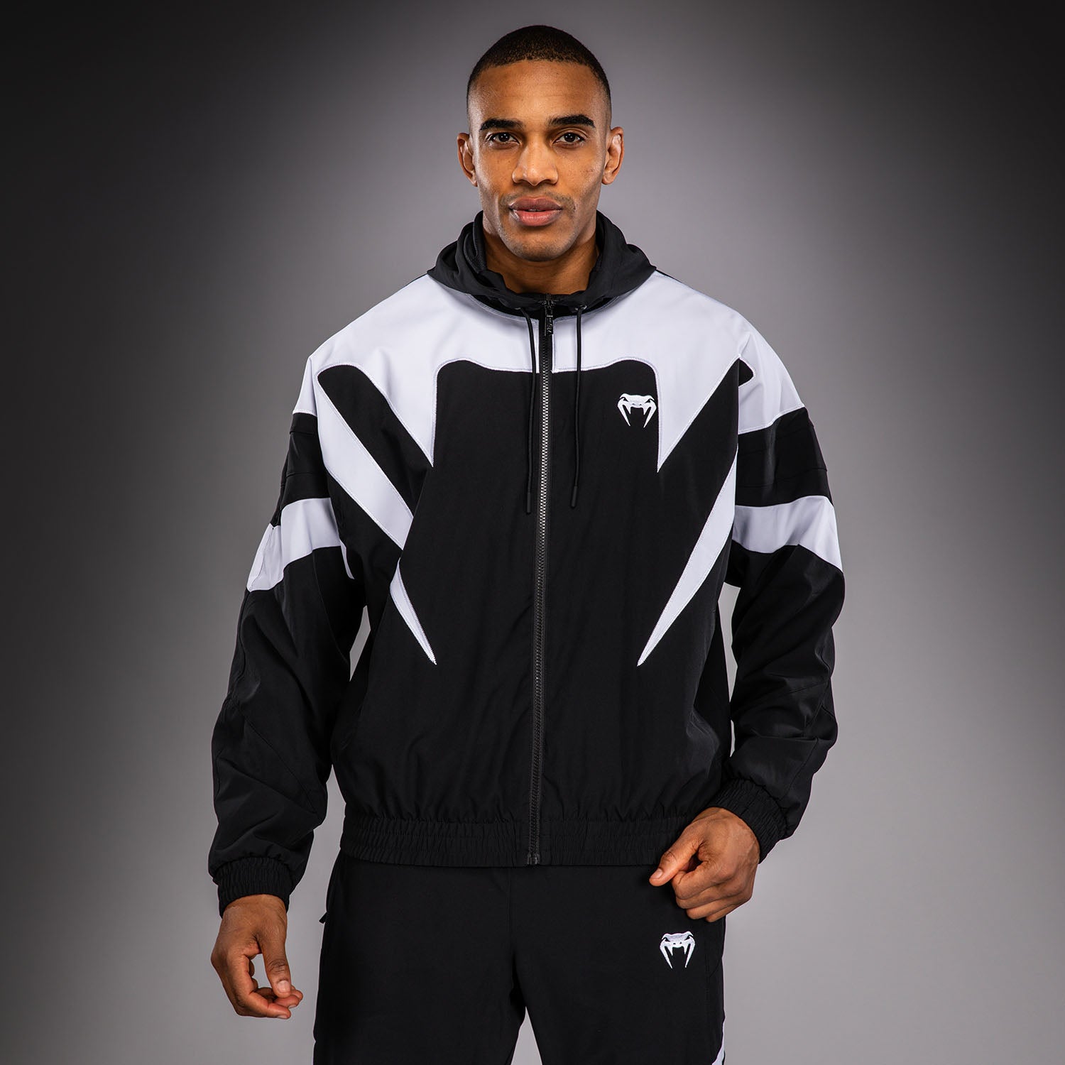 venum-attack-90-trainingsjacke-herren-mit-kapuze-wei-schwarz image 1