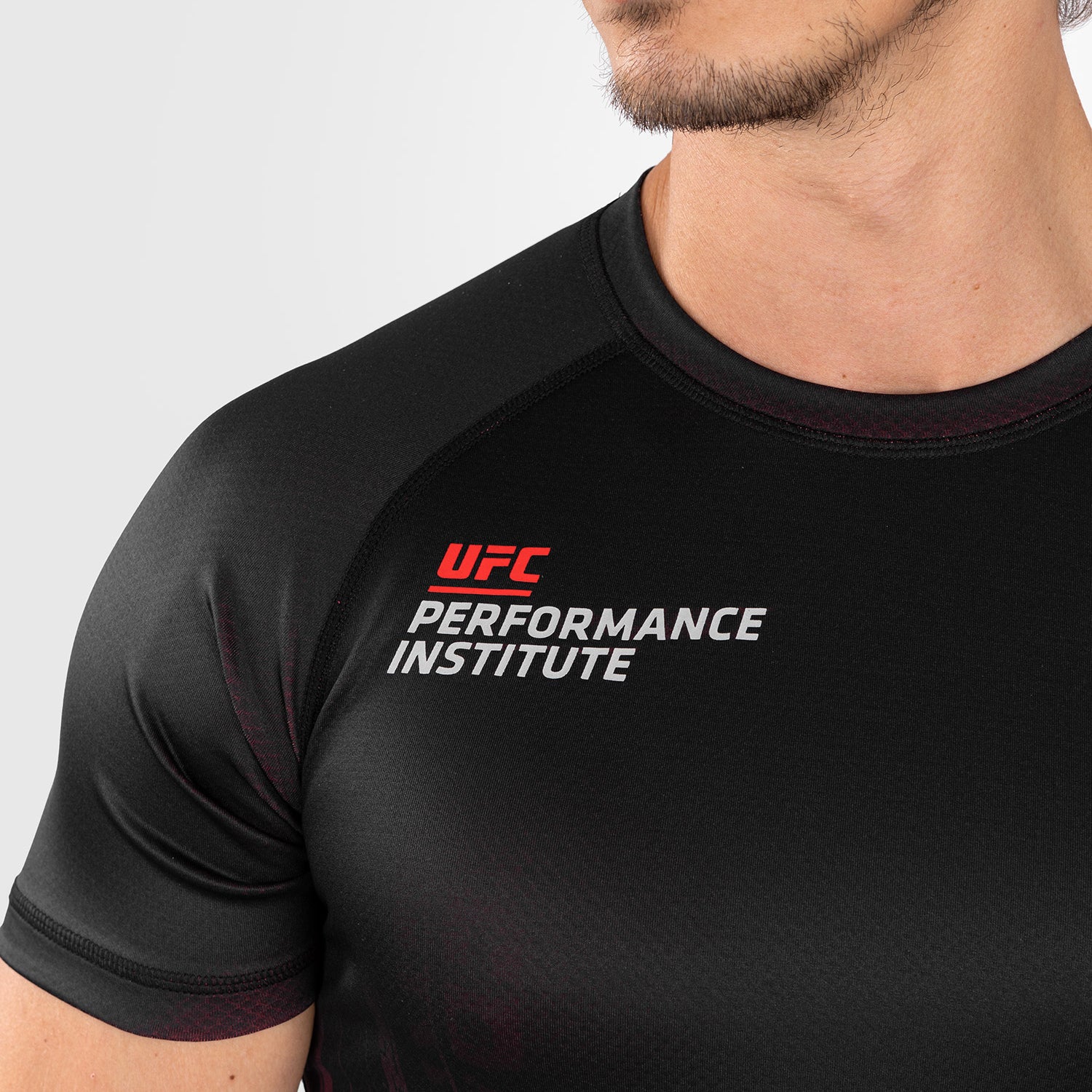 ufc-venum-performance-institute-2-0-kurzarm-rashguard-herren-schwarz-rot image 3