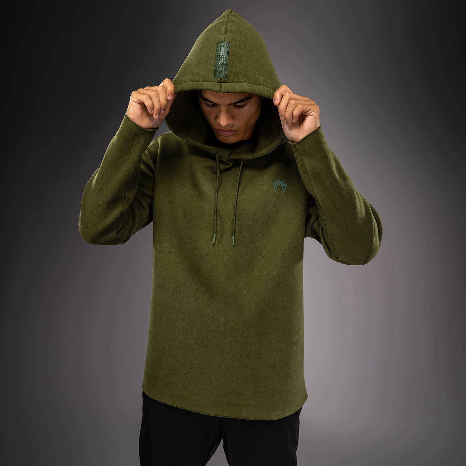 venum-divide-winter-kapuzenpullover-hoodie-khaki image 5