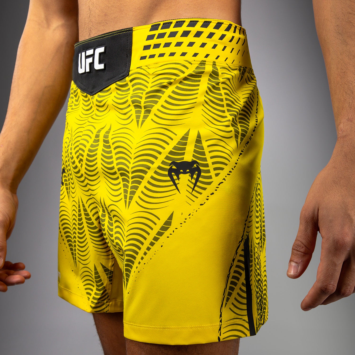 ufc-zenith-by-venum-authentic-fight-night-fight-short-herren-short-fit-gelb image 7