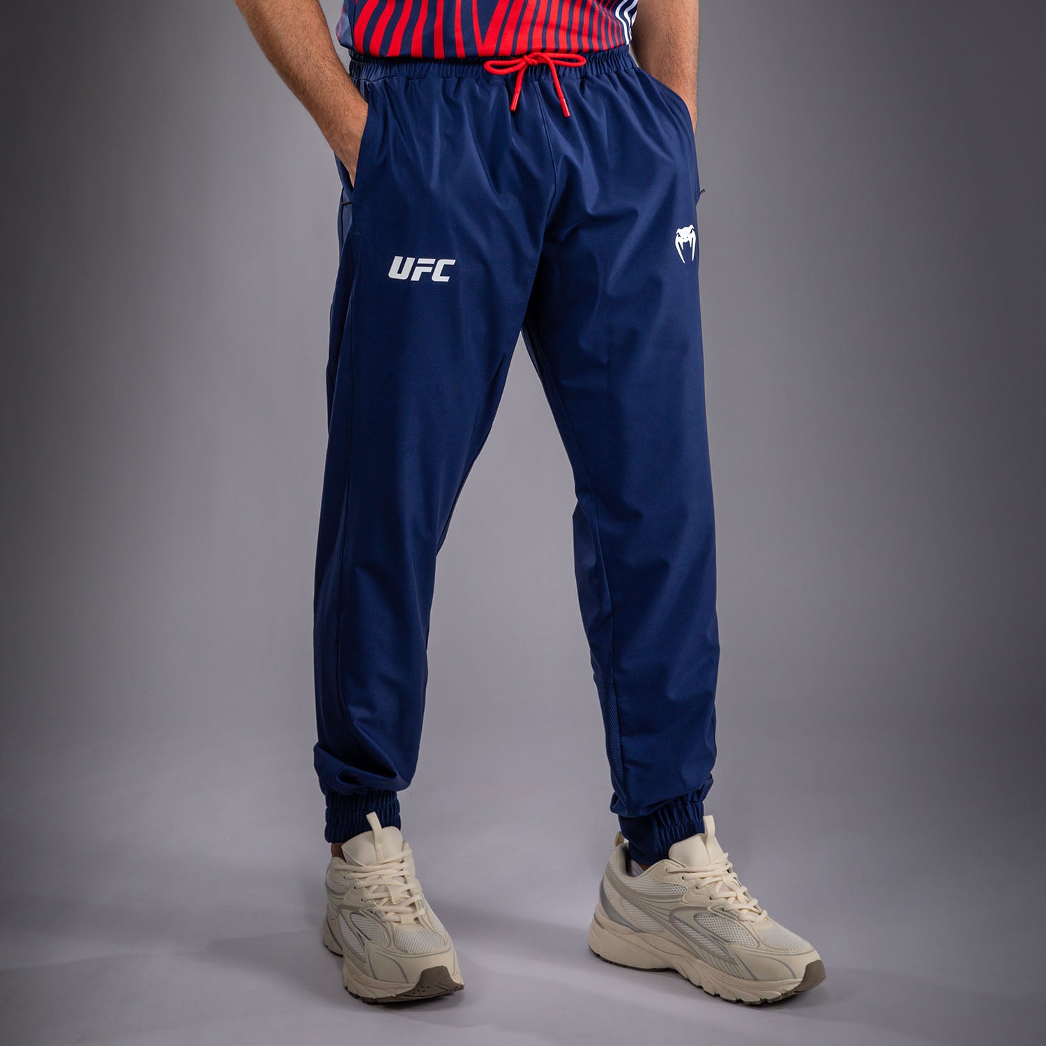 official-ufc-freedom-250-by-venum-authentic-fight-night-walkout-hose-herren-blau image 2