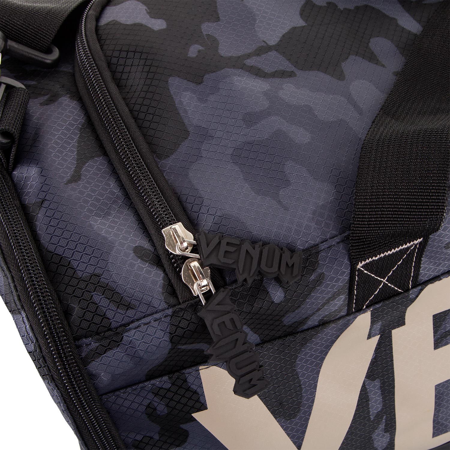 venum-sparring-sporttasche-camo-wei-5 image 6