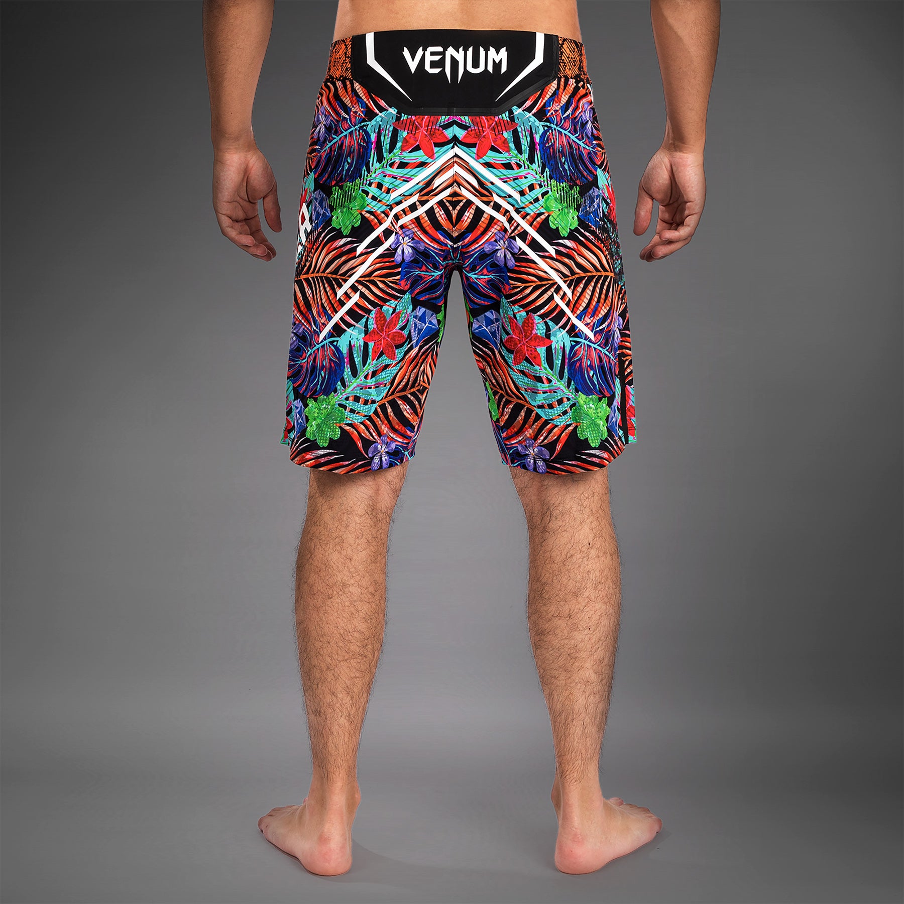 ufc-unrivaled-by-venum-dustin-poirier-fight-short-long-fit-herren-blau-floral image 4