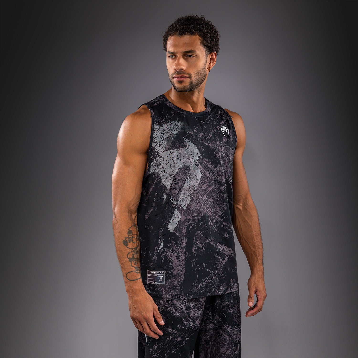 venum-rage-workout-dry-tech-tanktop-schwarz-grau-herren image 2