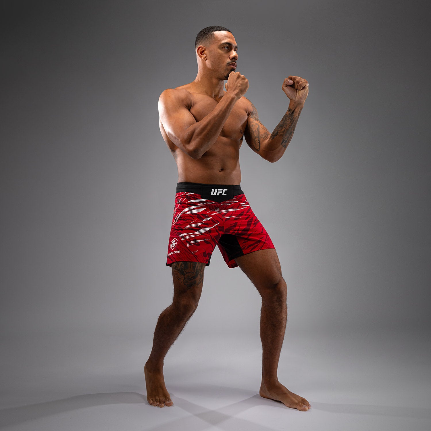 venum-ufc-fusion-authentic-fight-night-fight-short-herren-short-fit-rot image 4